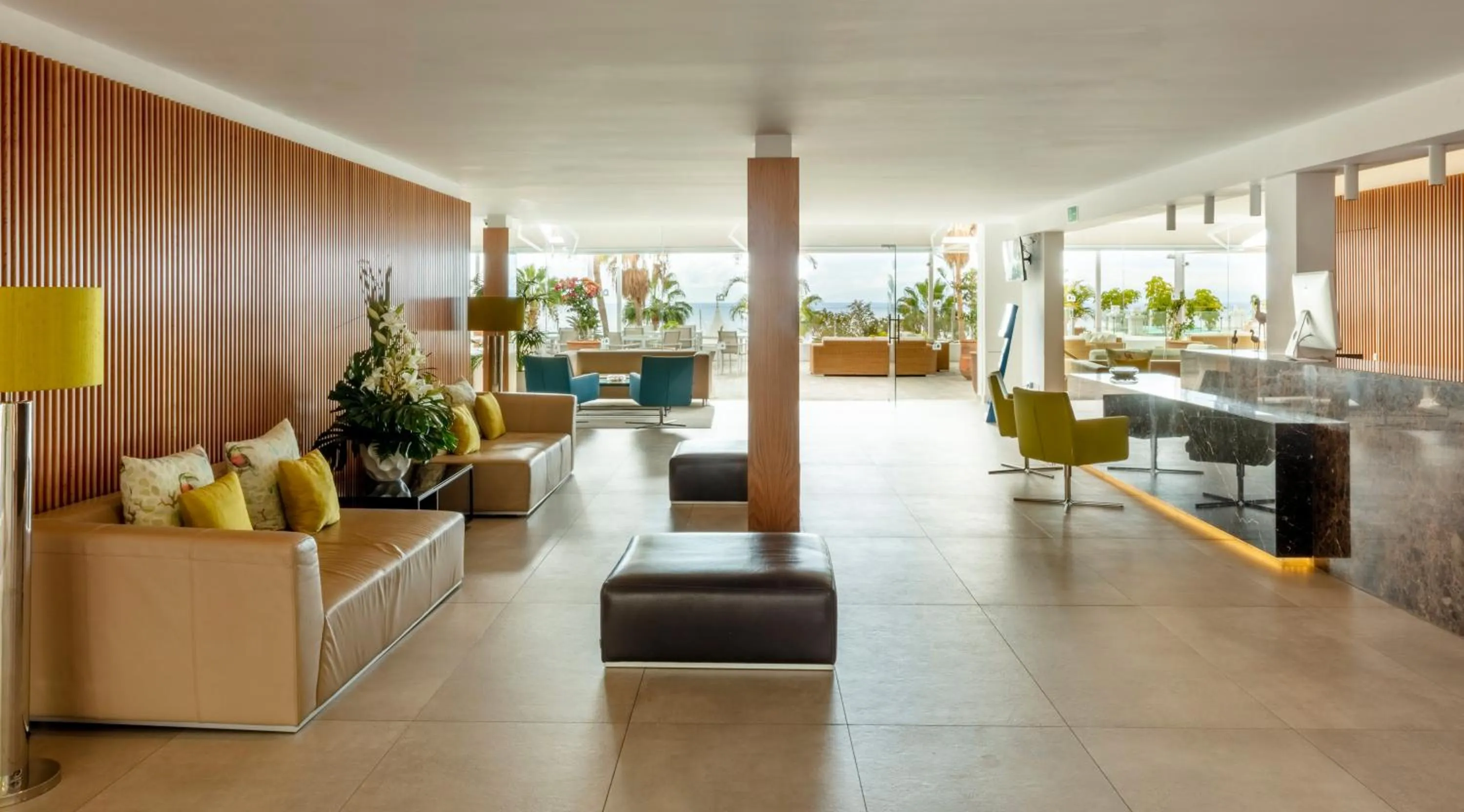 Lobby or reception in Flamingo Beach Mate