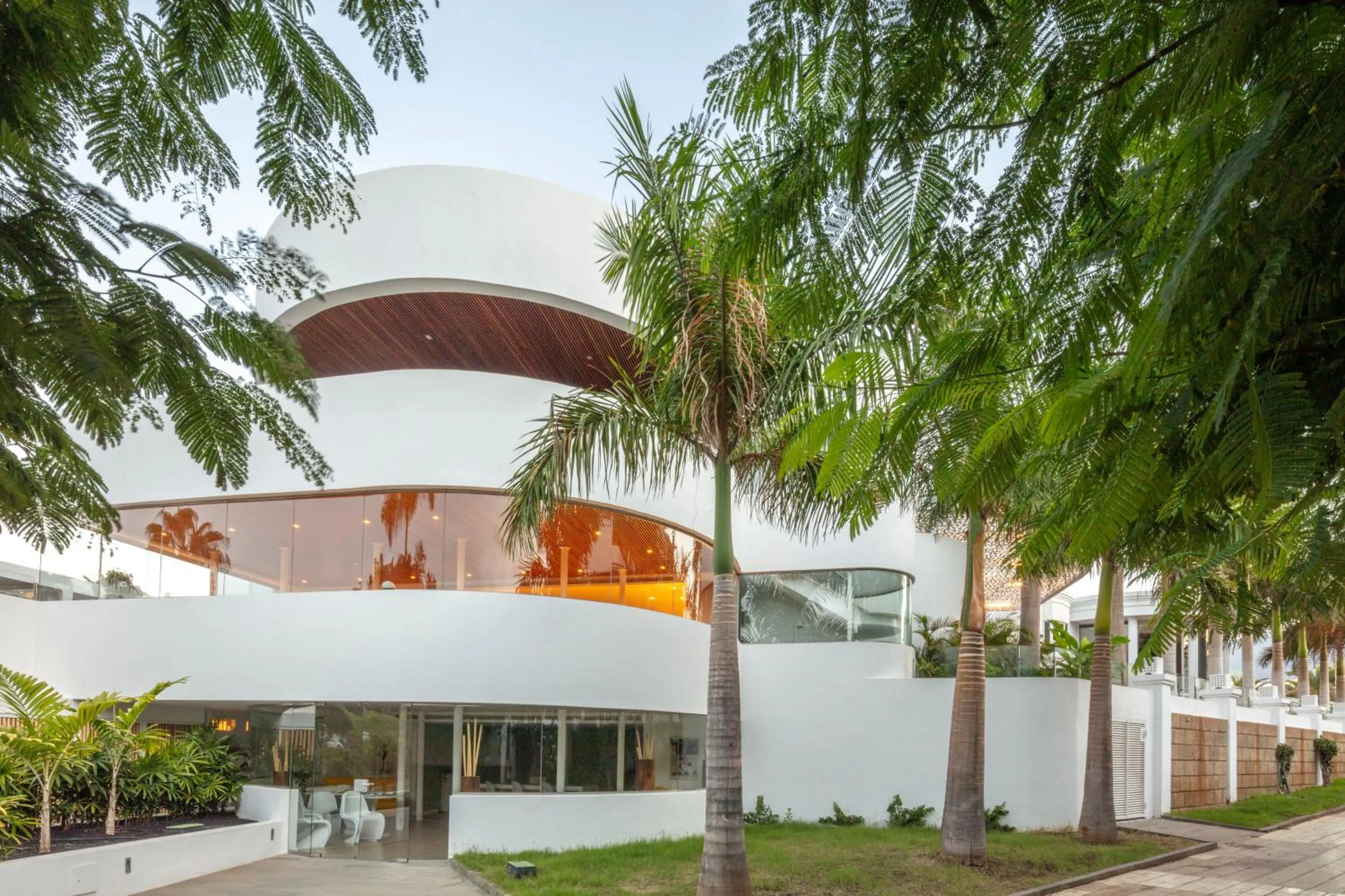 Property building in Flamingo Beach Mate