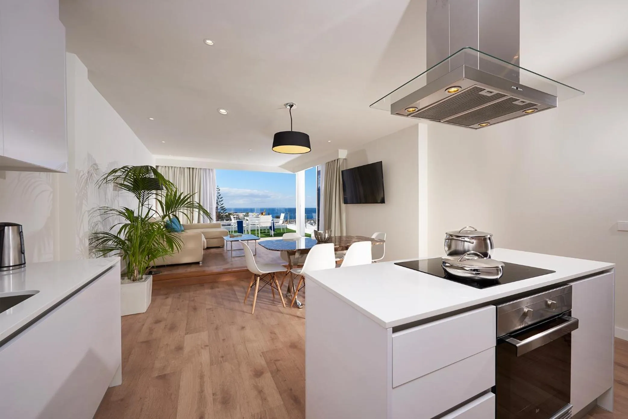 Balcony/Terrace in Flamingo Beach Mate