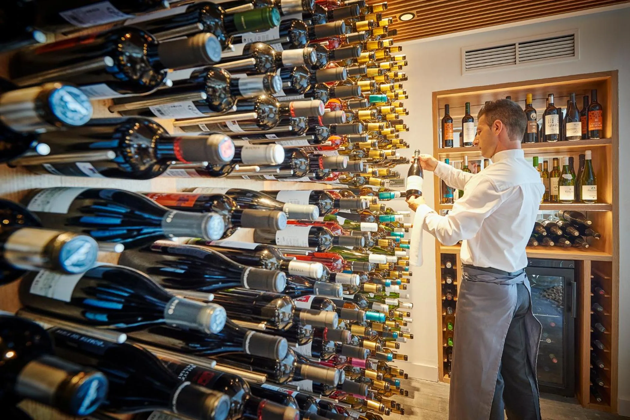 Restaurant/places to eat in Flamingo Beach Mate