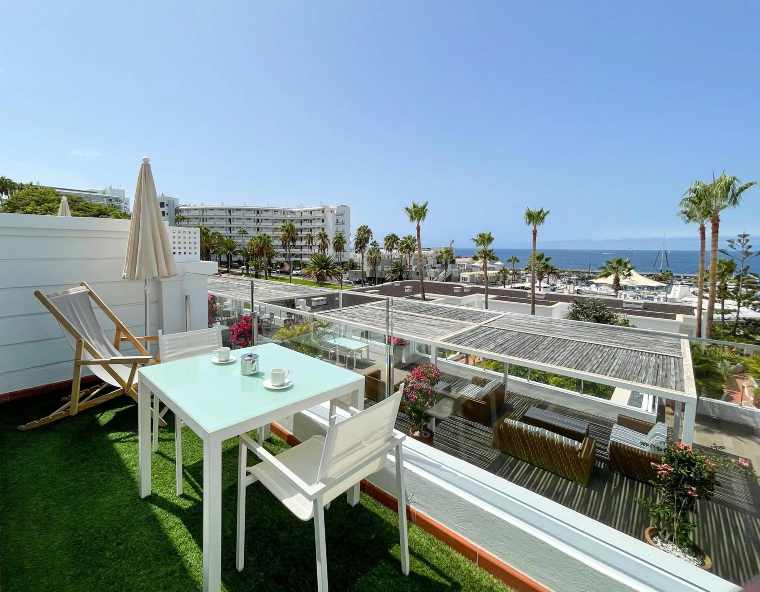Balcony/Terrace in Flamingo Beach Mate