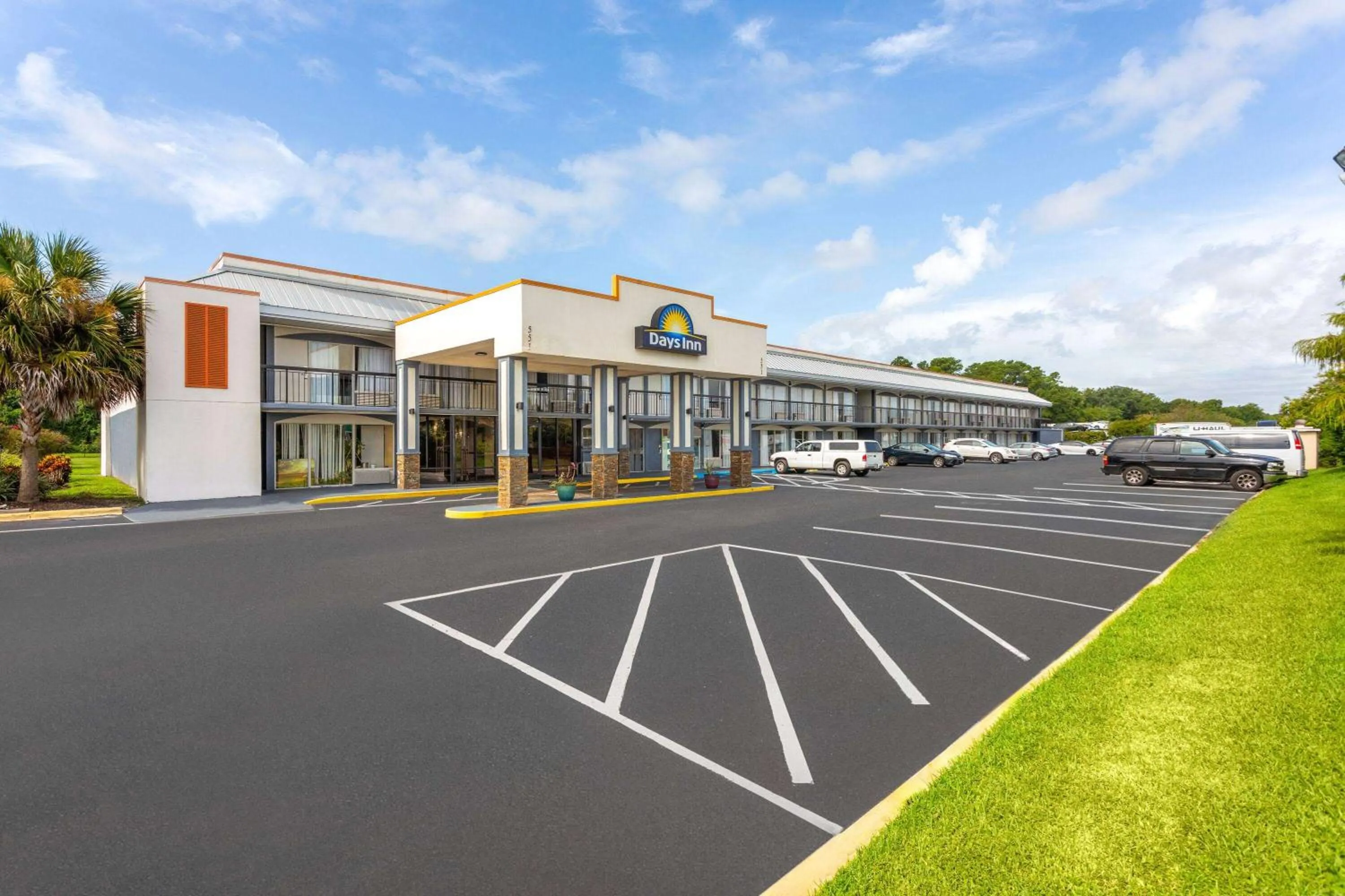 Property building in Days Inn by Wyndham Wildwood I-75