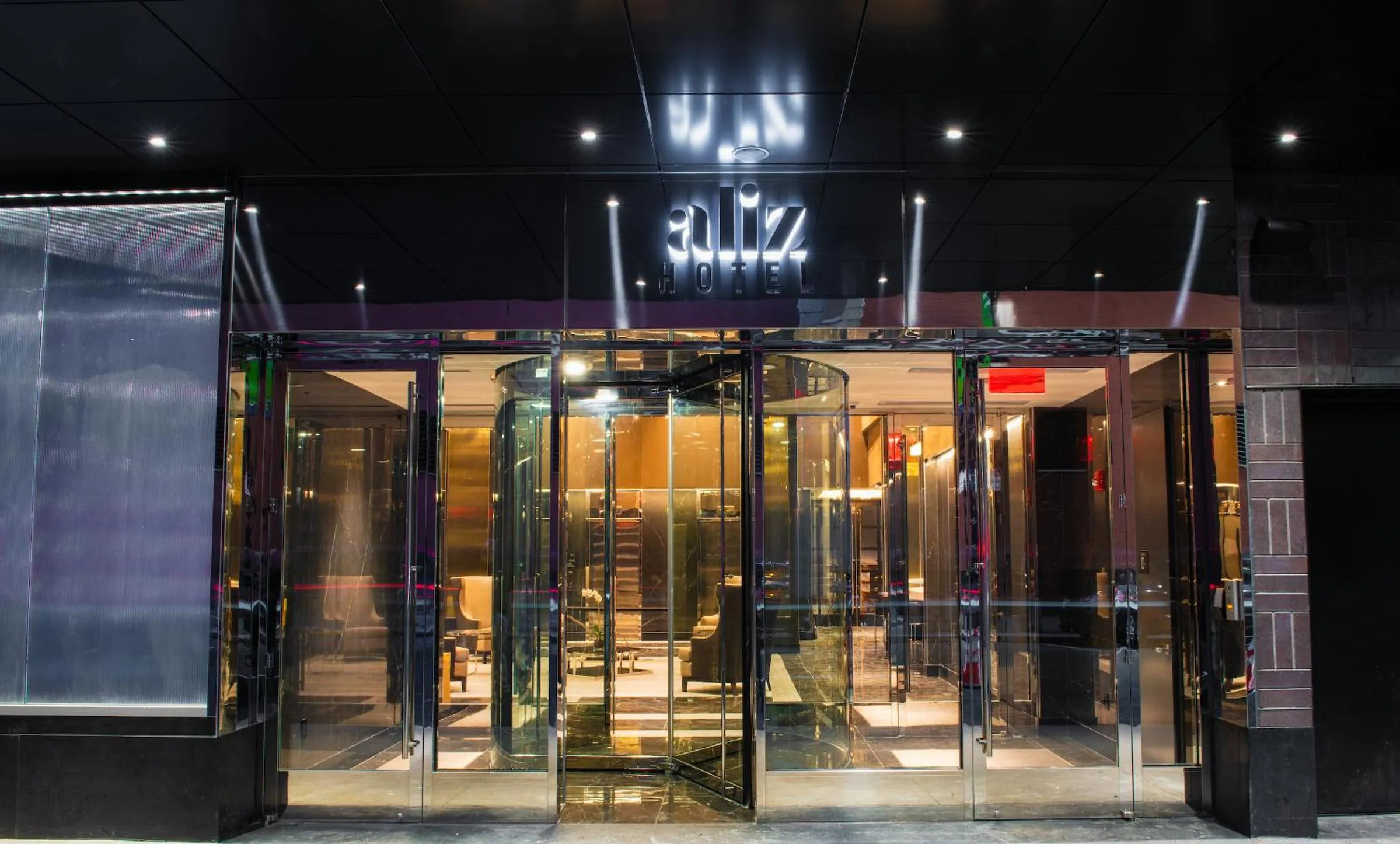 Facade/entrance in Aliz Hotel Times Square