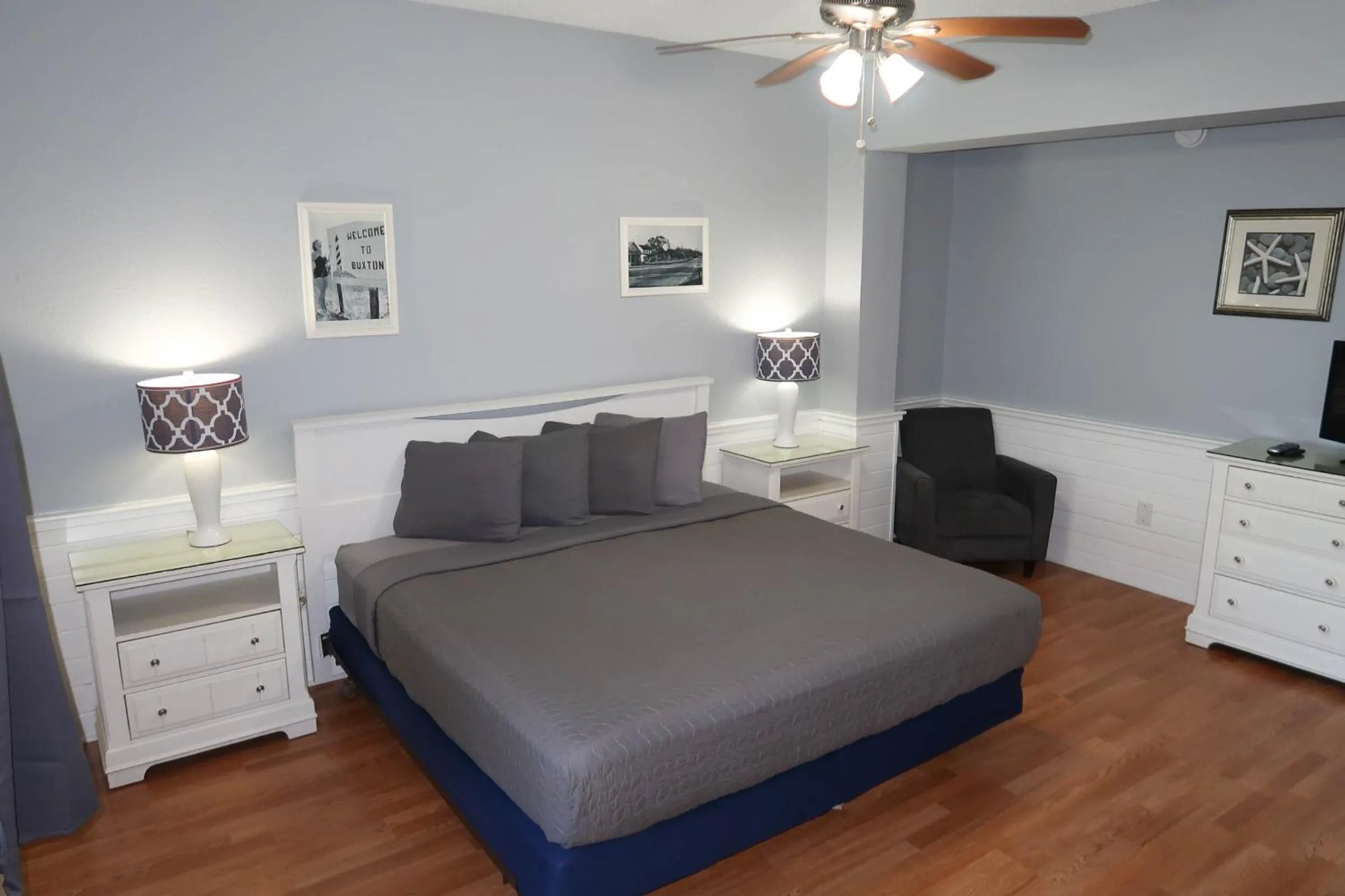 Bed in The Inn at Corolla