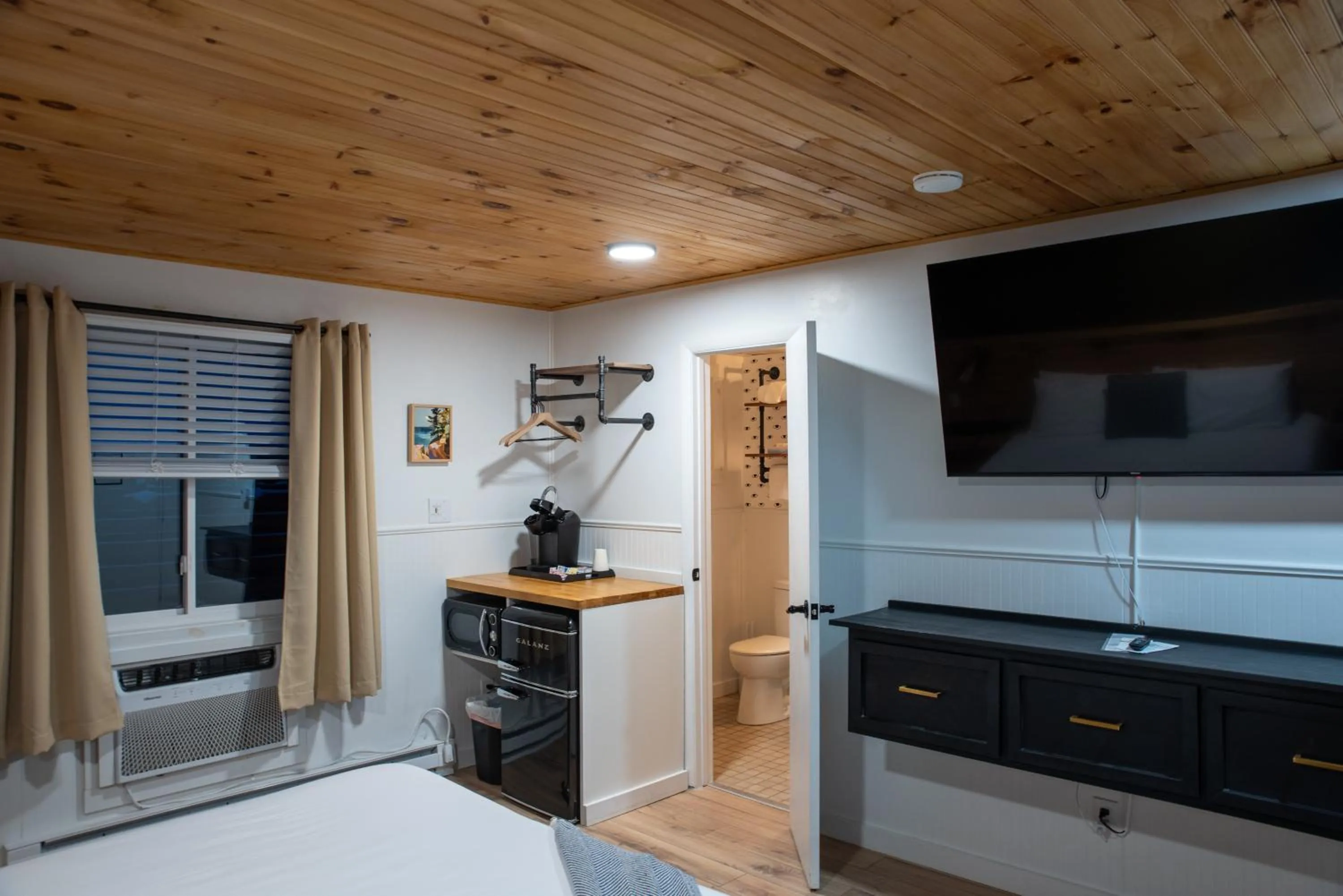 Bedroom in The Boha Hotel