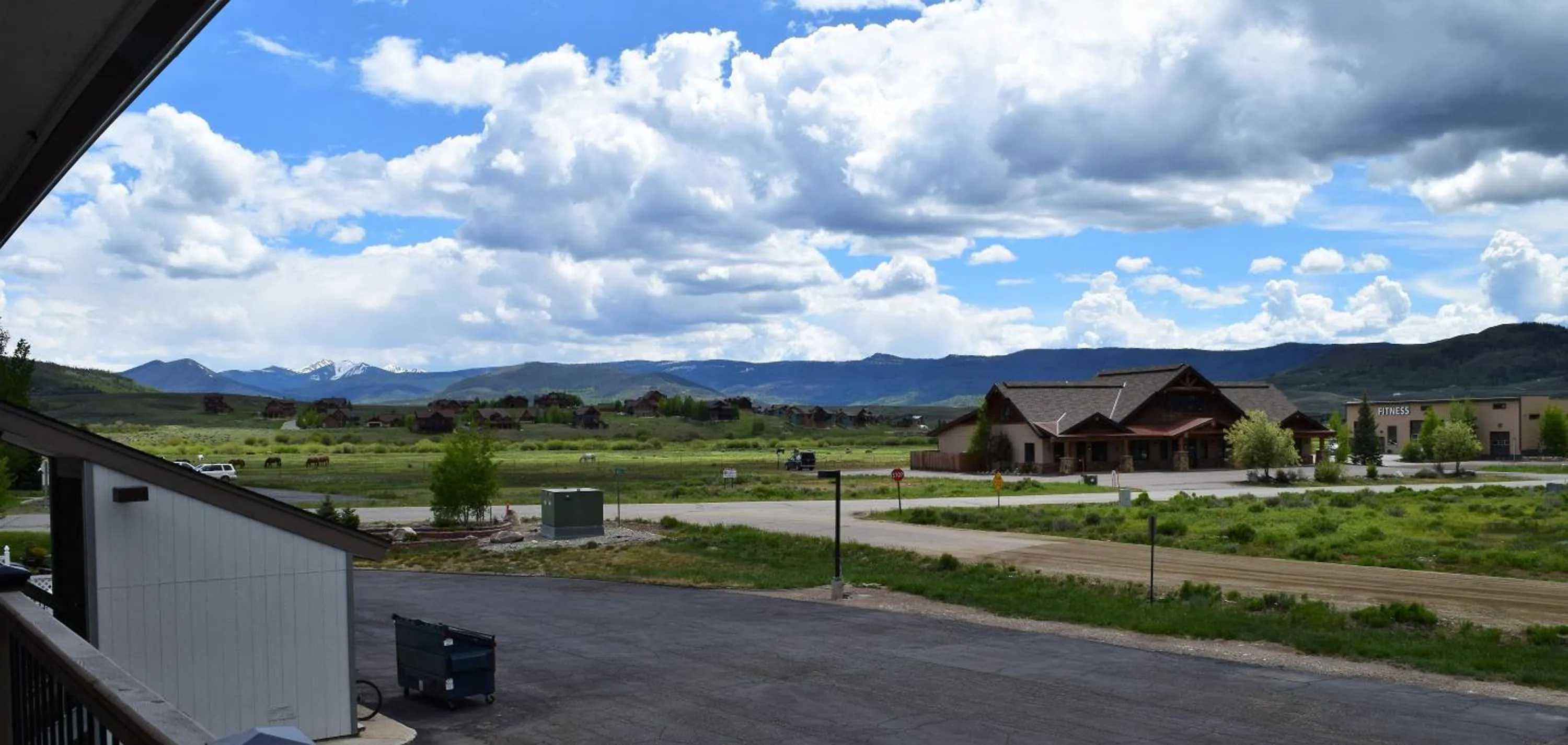 Mountain view in Littletree Inn