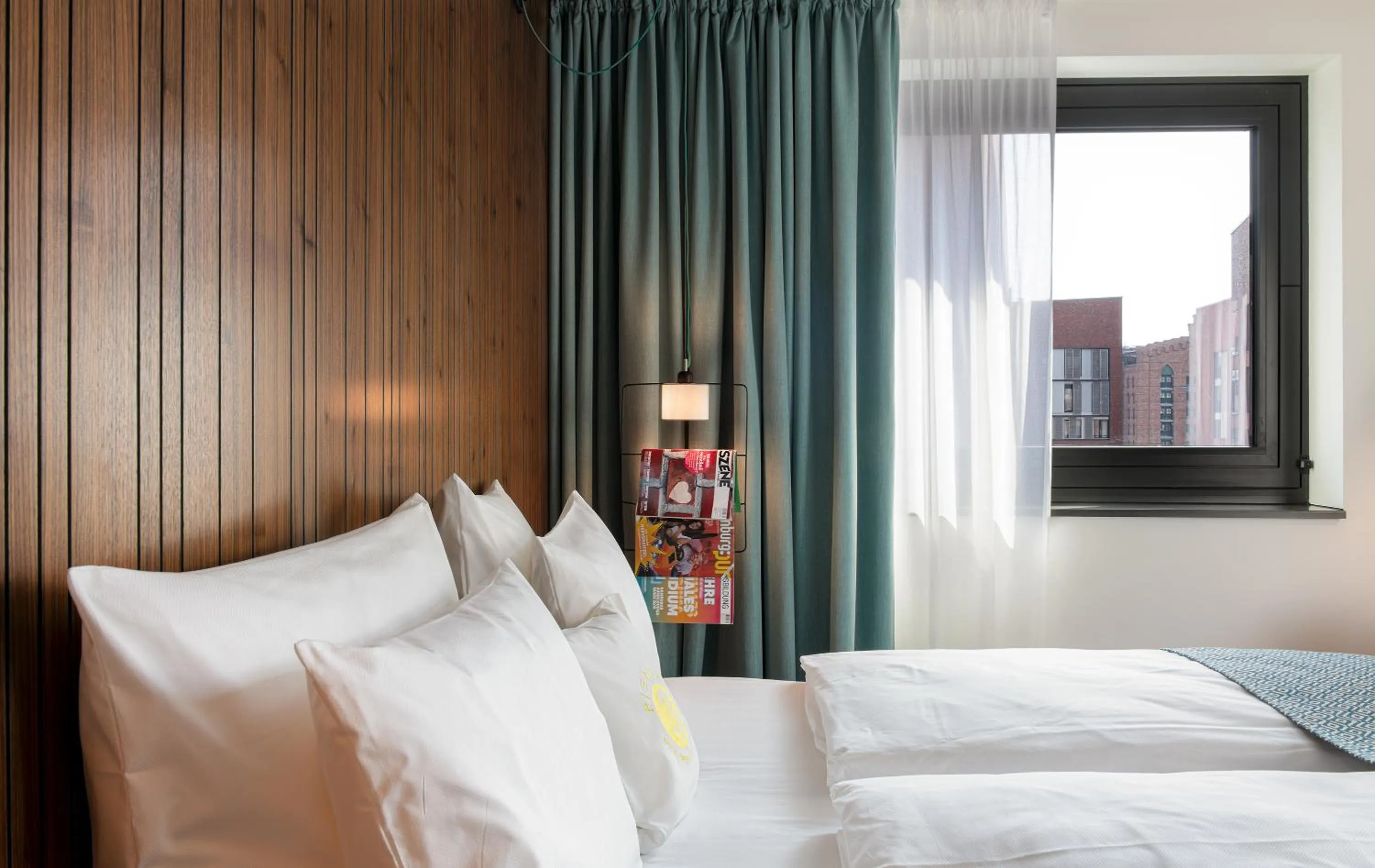 Bed in PIERDREI Hotel HafenCity Hamburg