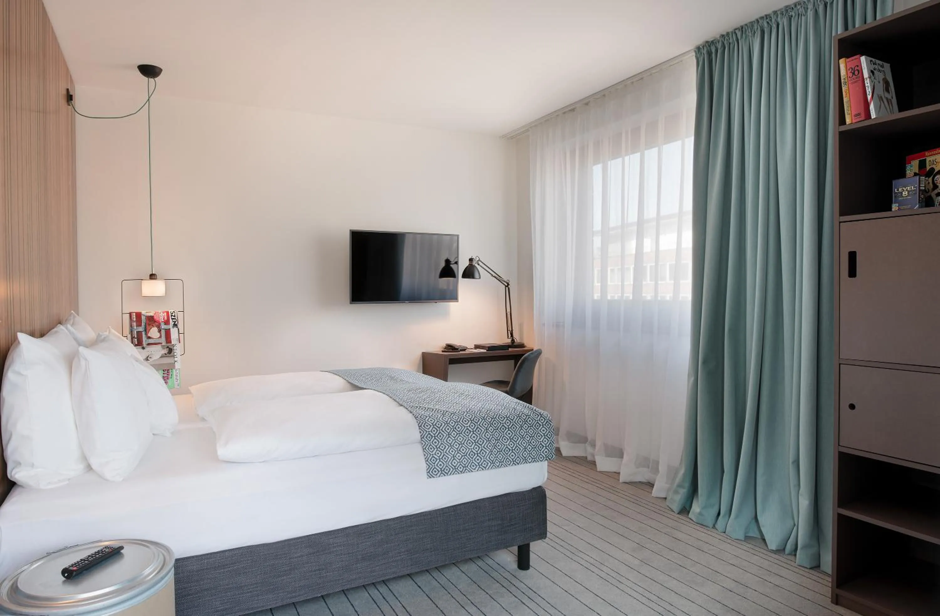 Bed in PIERDREI Hotel HafenCity Hamburg