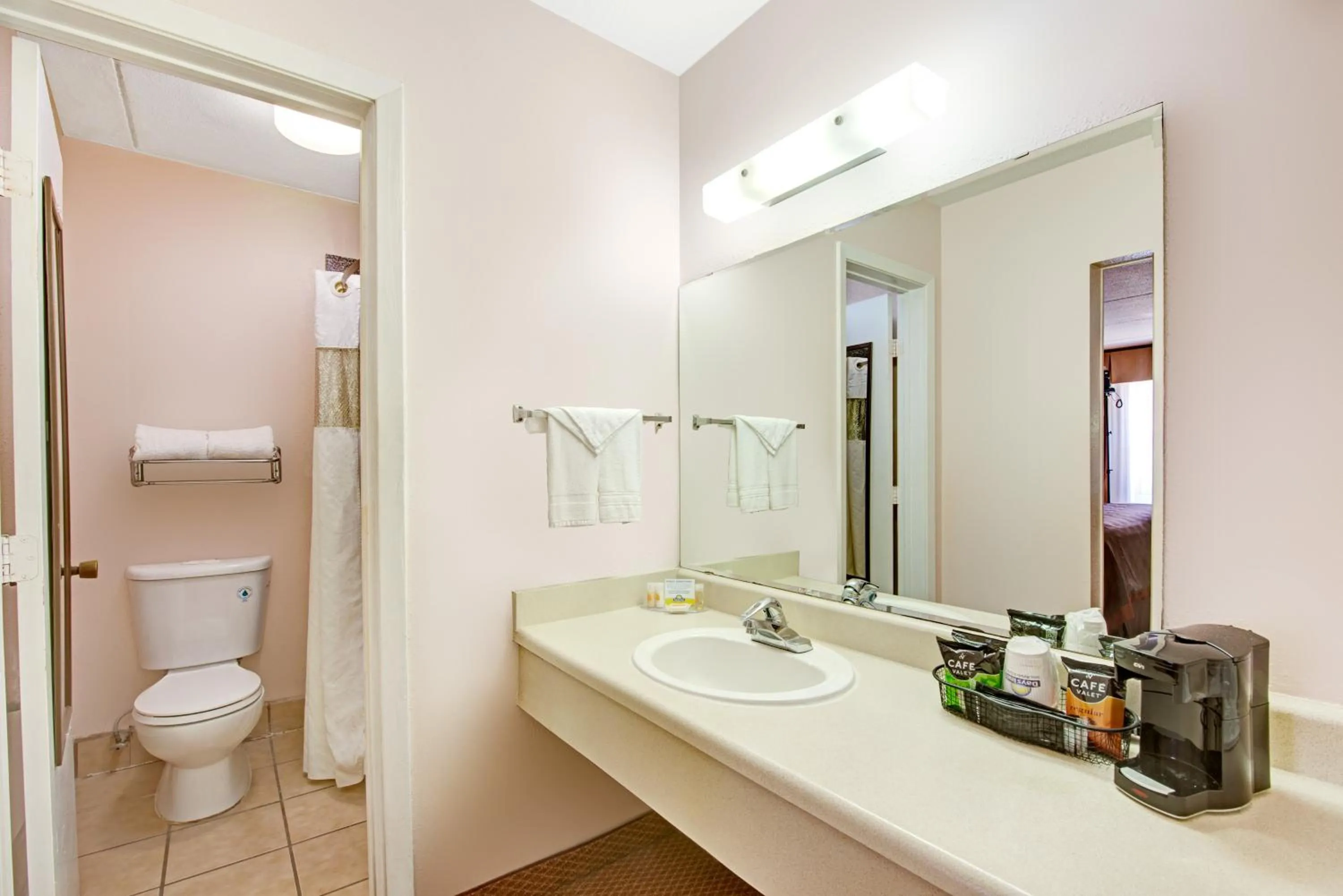 Bathroom in Deluxe Inn San Antonio Near Lackland AFB