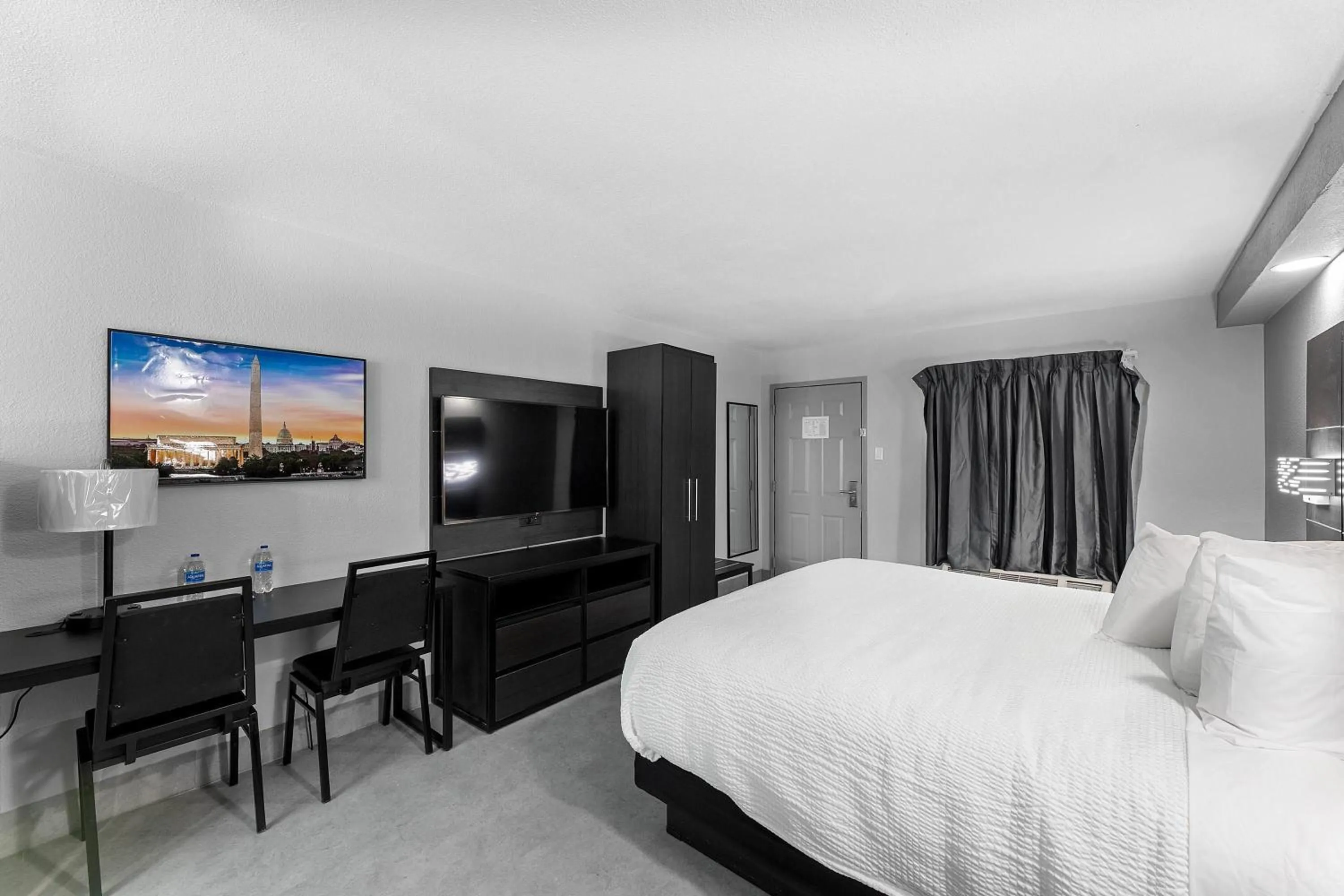 Photo of the whole room, Bed in Baymont by Wyndham San Antonio Near Lackland AFB