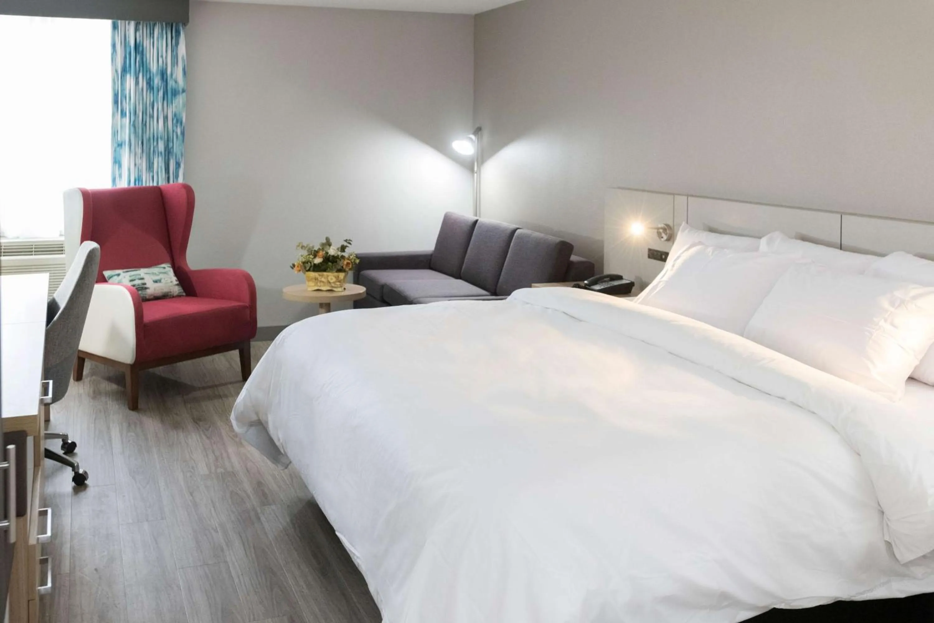 Bedroom, Bed in Wingate by Wyndham Fishkill