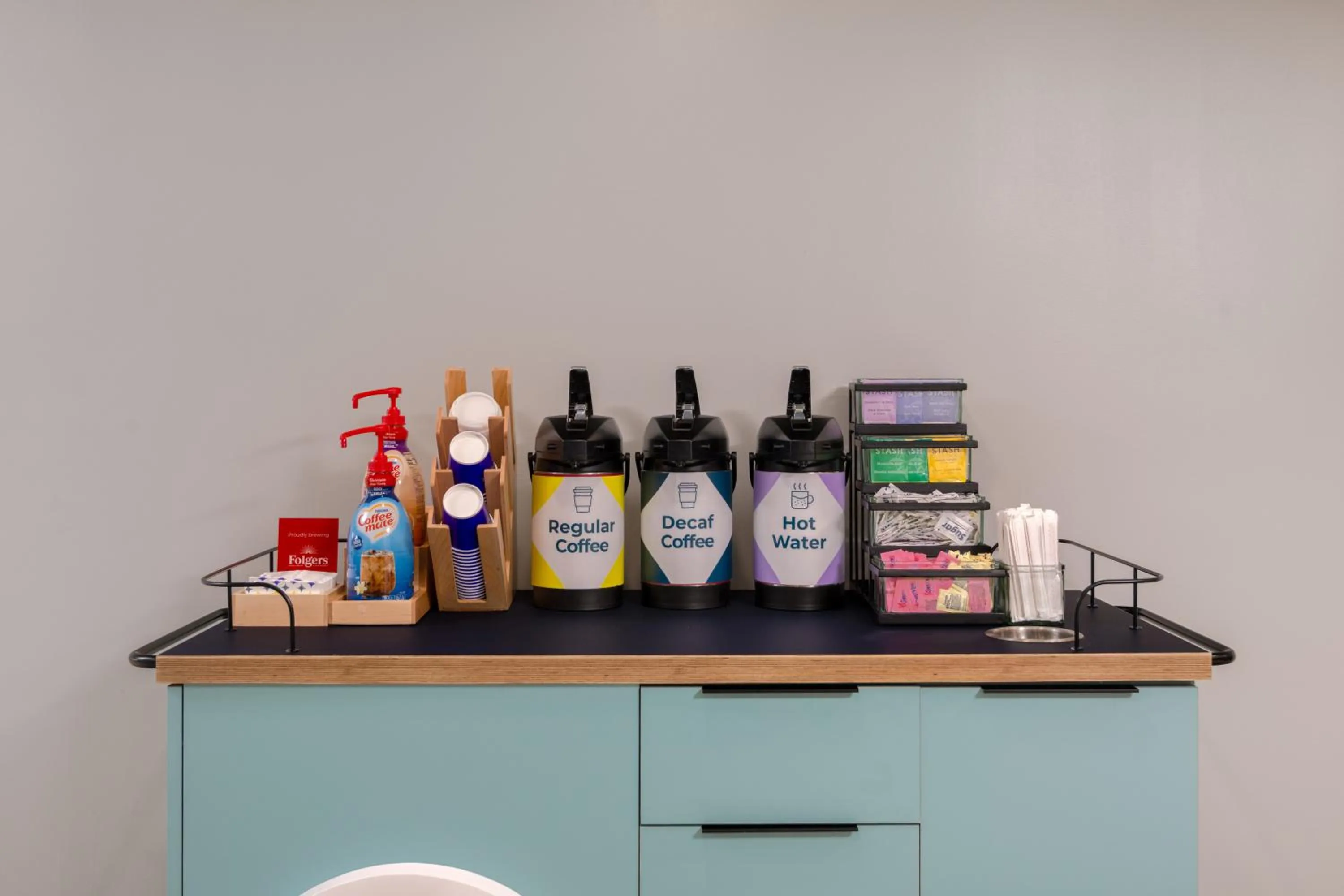 Coffee/tea facilities in Spark by Hilton Fishkill