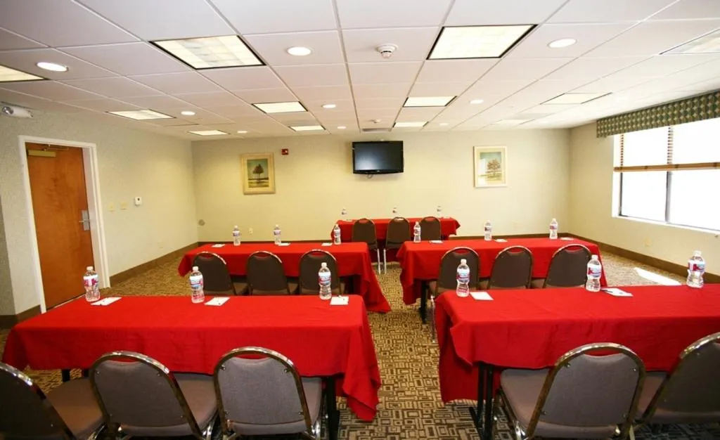 Meeting/conference room in Wingate by Wyndham Yuma