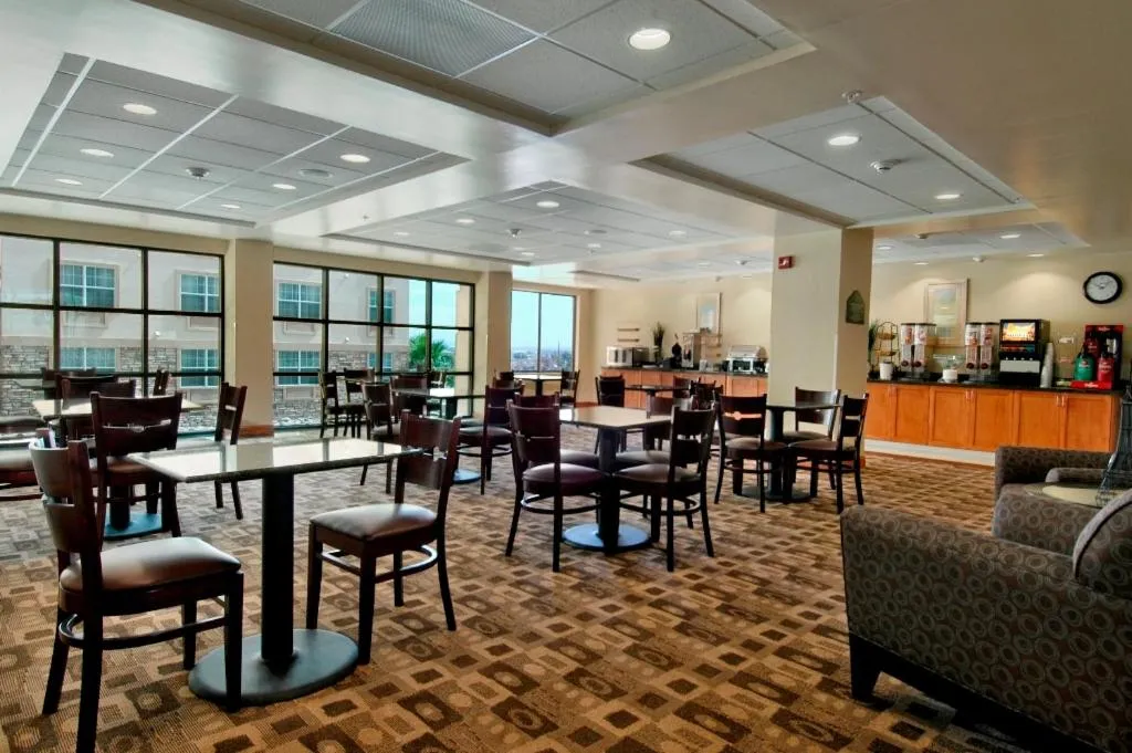Restaurant/places to eat in Wingate by Wyndham Yuma