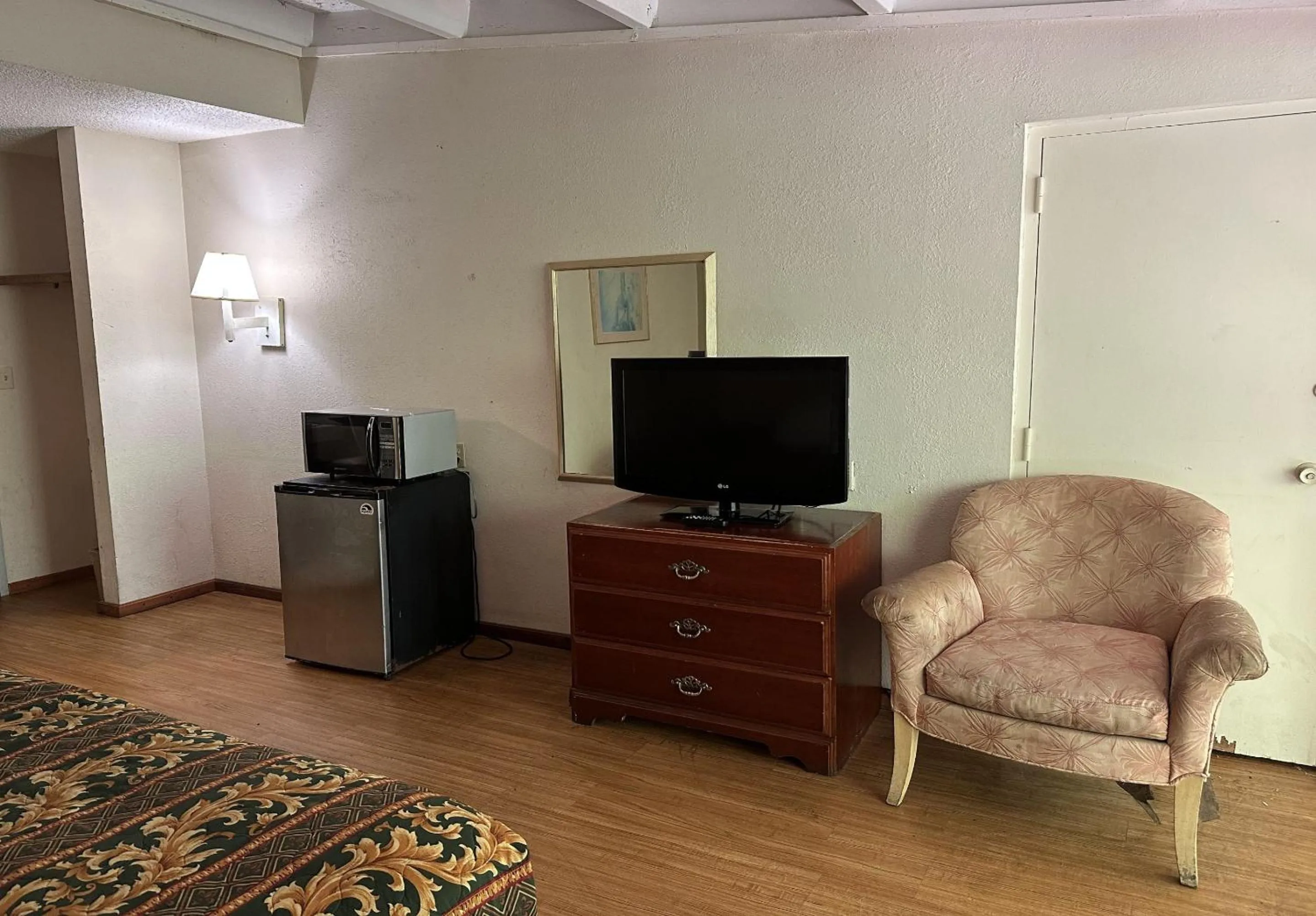 Bedroom in Kampus Inn by Hotel O Gainesville - University Area