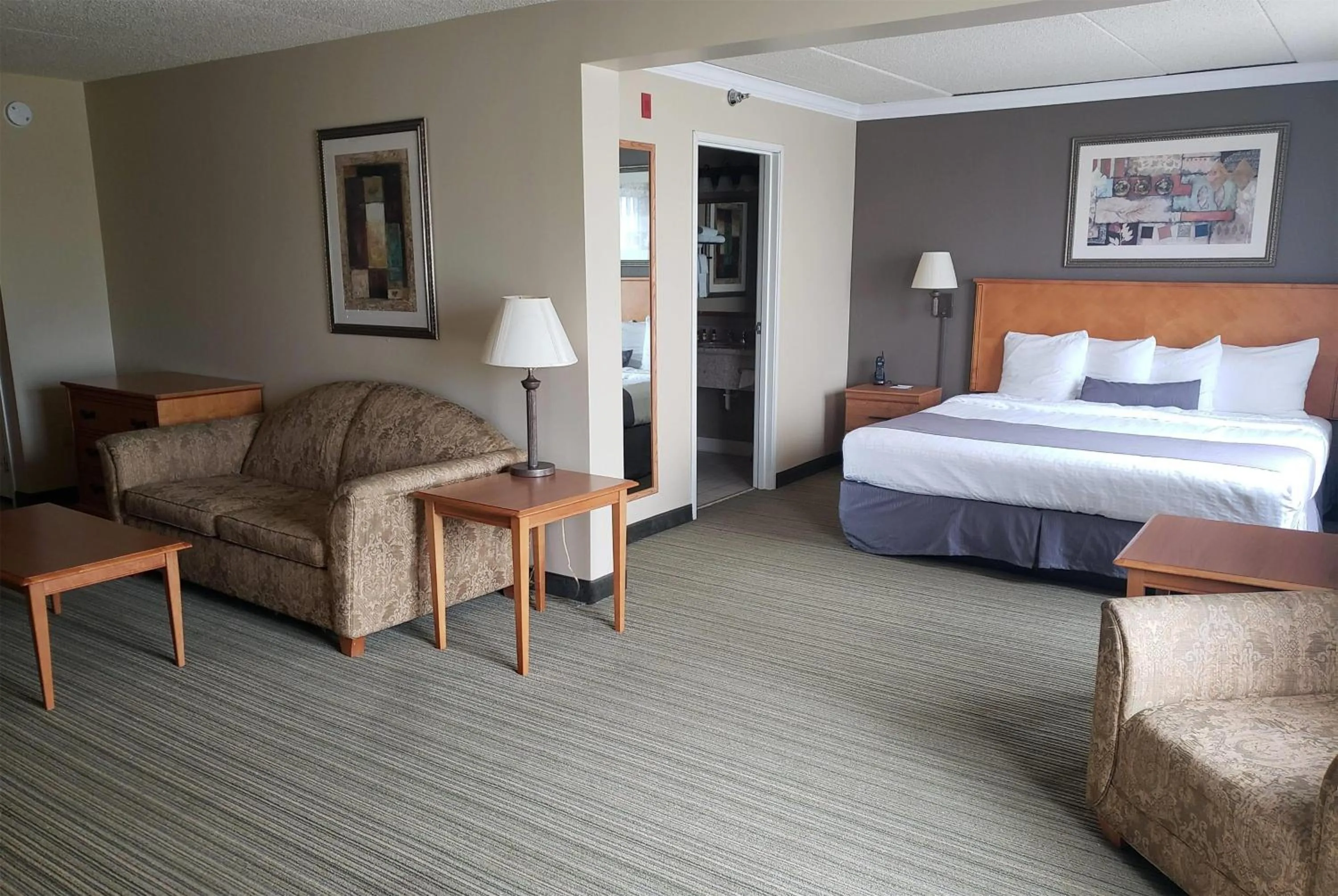 Photo of the whole room, Bed in Wingate by Wyndham Coon Rapids