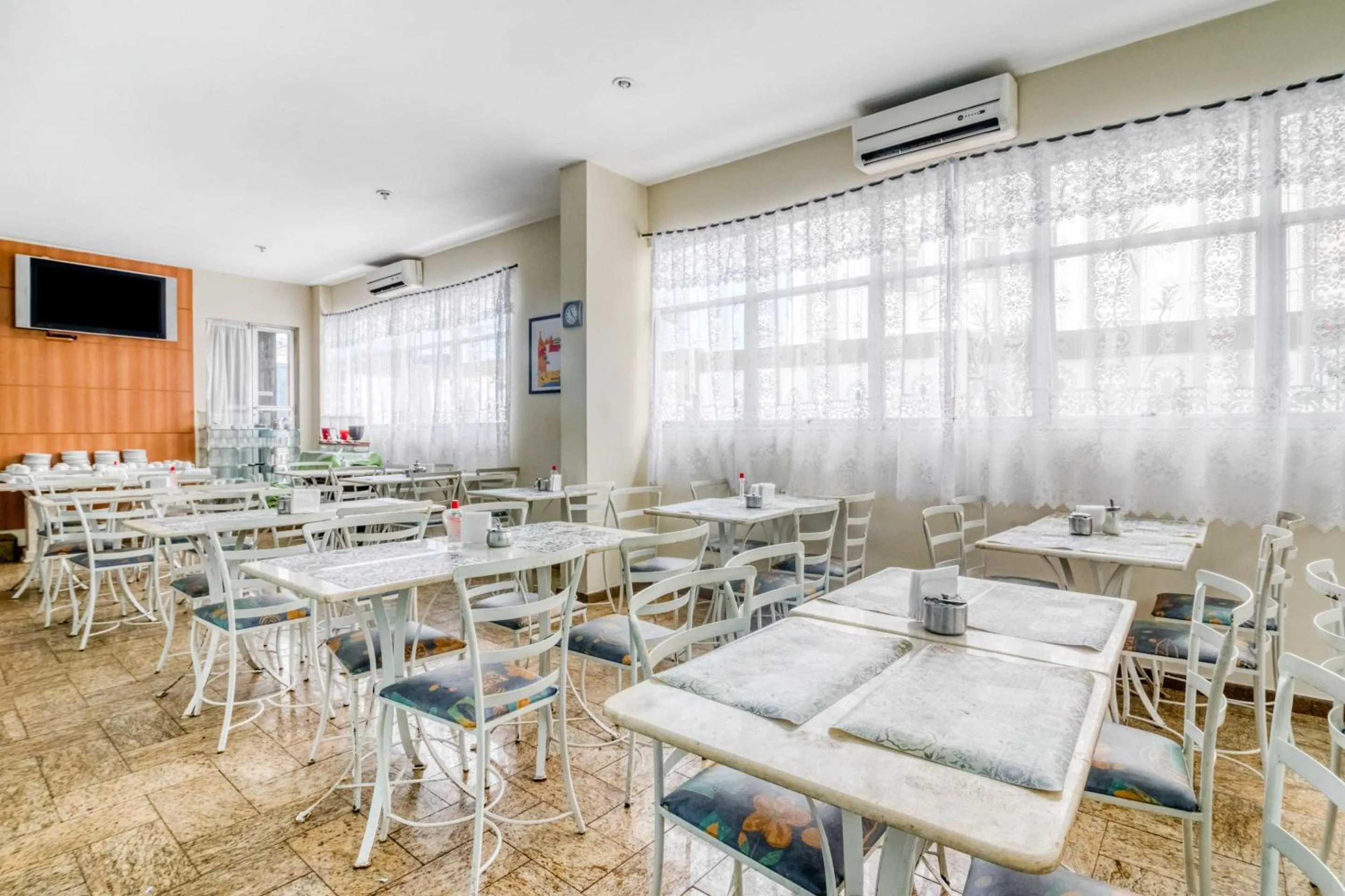 Restaurant/places to eat in OYO Rio Colinas Hotel, Rio de Janeiro