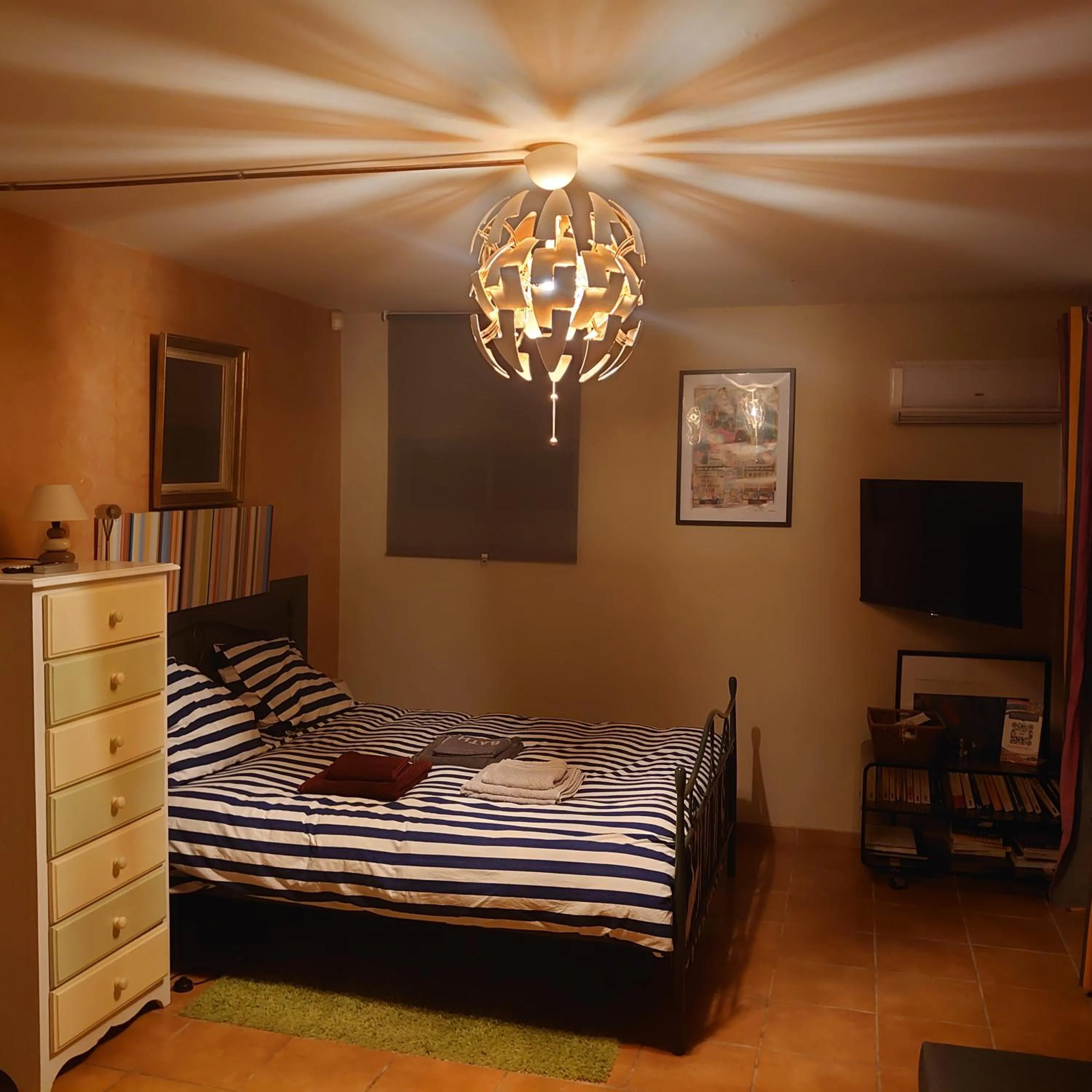 Bed in Studio au coeur de la petite camargue