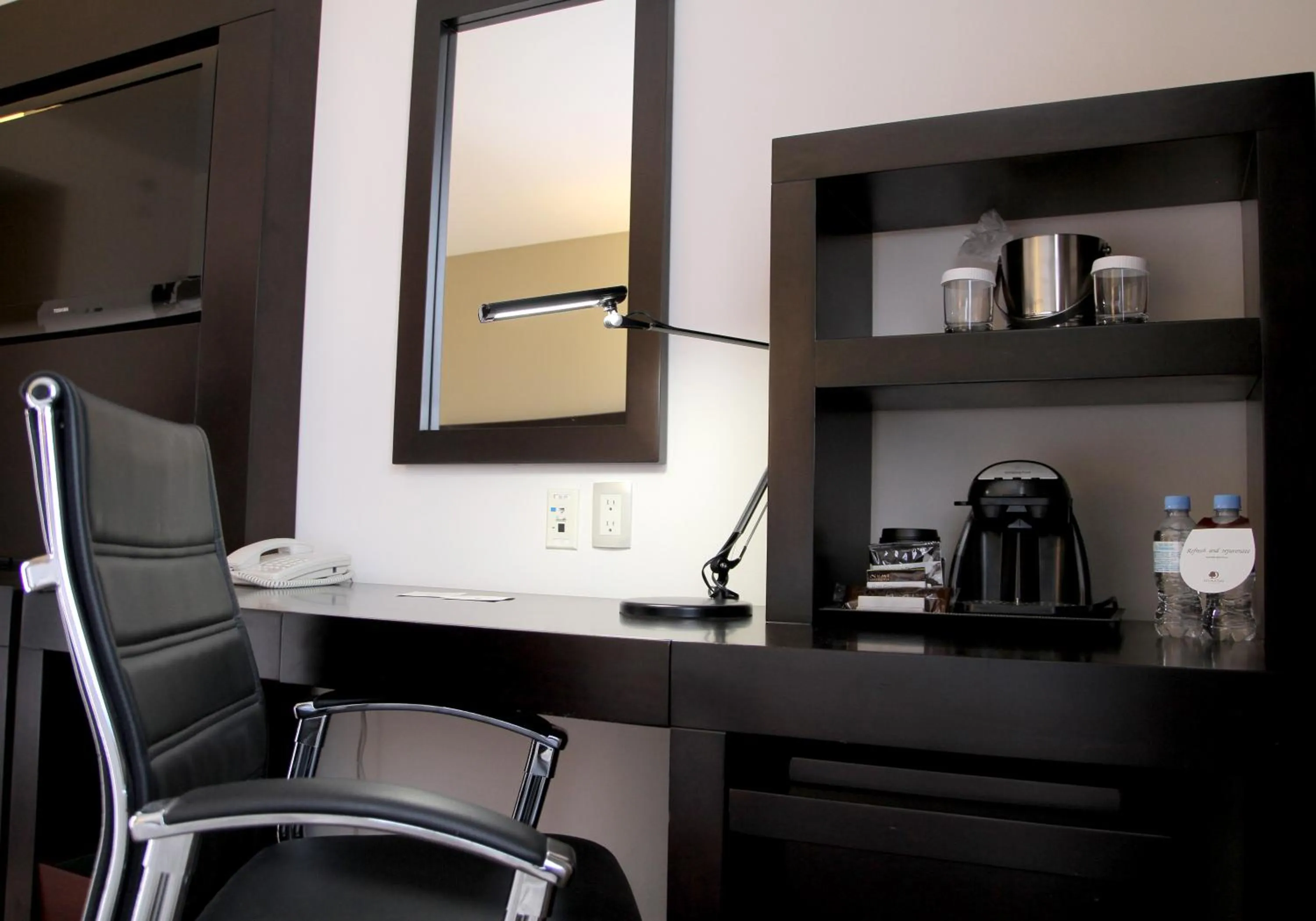 Coffee/tea facilities in DoubleTree by Hilton Queretaro