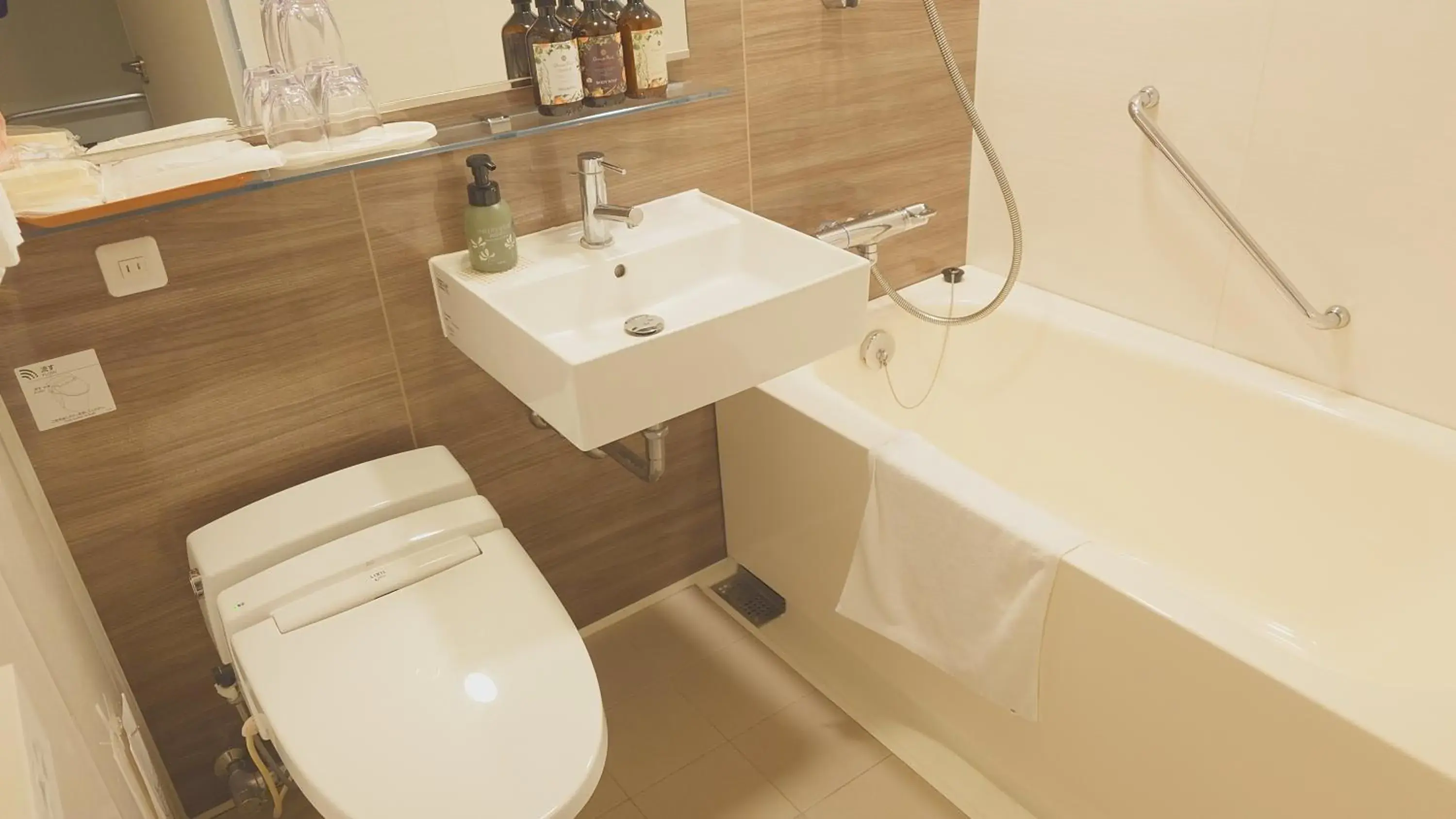 Premium Double Room with Sofa Bed - Lower Floor - Non-Smoking in Breezbay Hotel Resort and Spa Premium Double Room with Sofa Bed - Lower Floor - Non-Smoking in Breezbay Hotel Resort and Spa