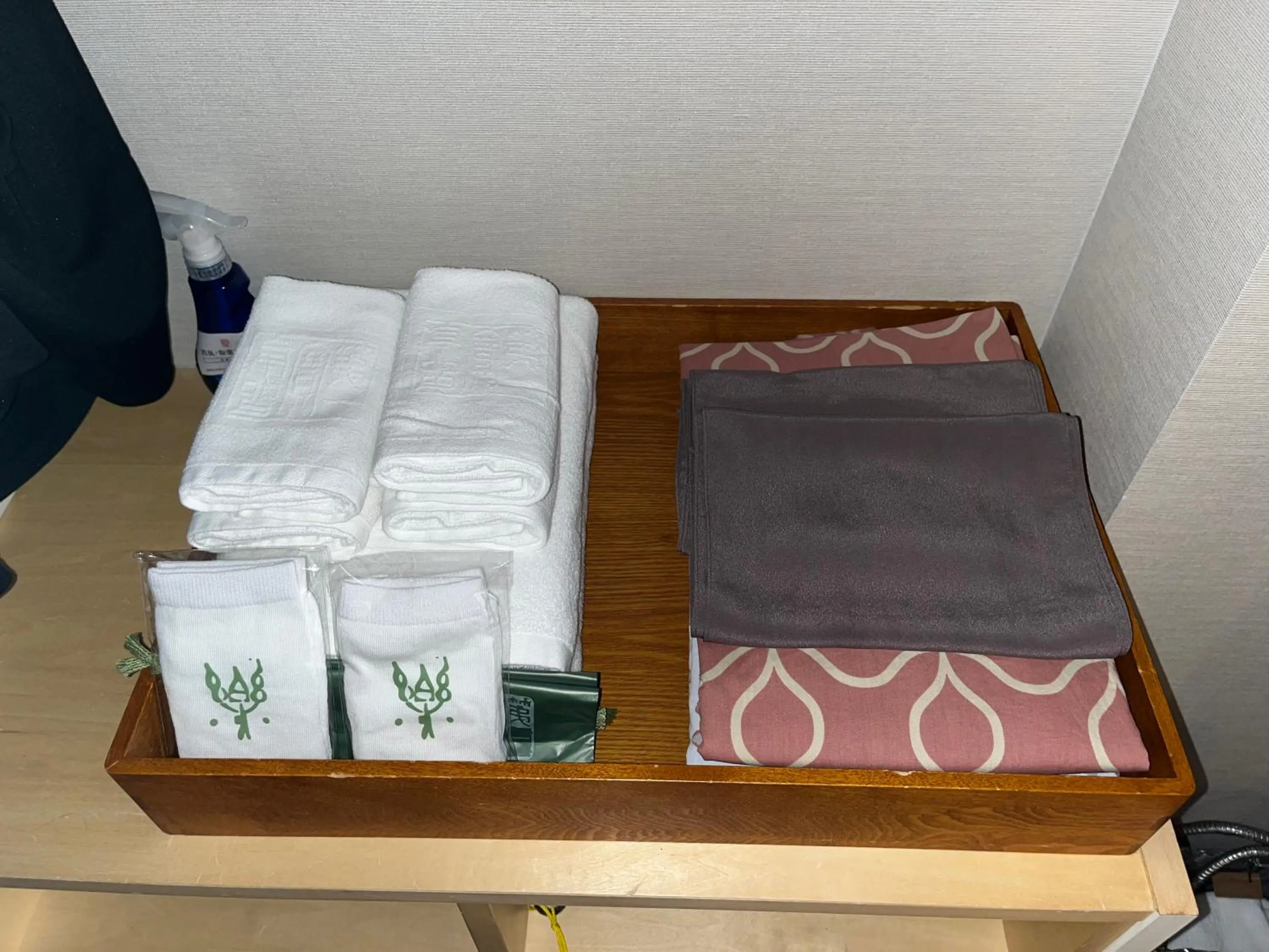 towels, Bed in Spa and Esthetique Suichokan-Female&Adult Only