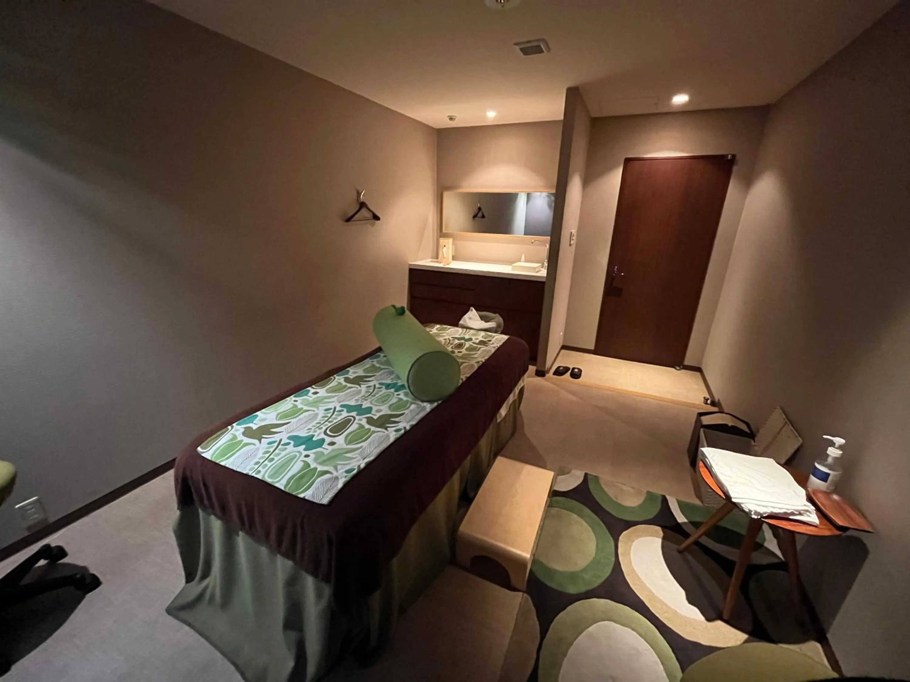 Massage, Bed in Spa and Esthetique Suichokan-Female&Adult Only