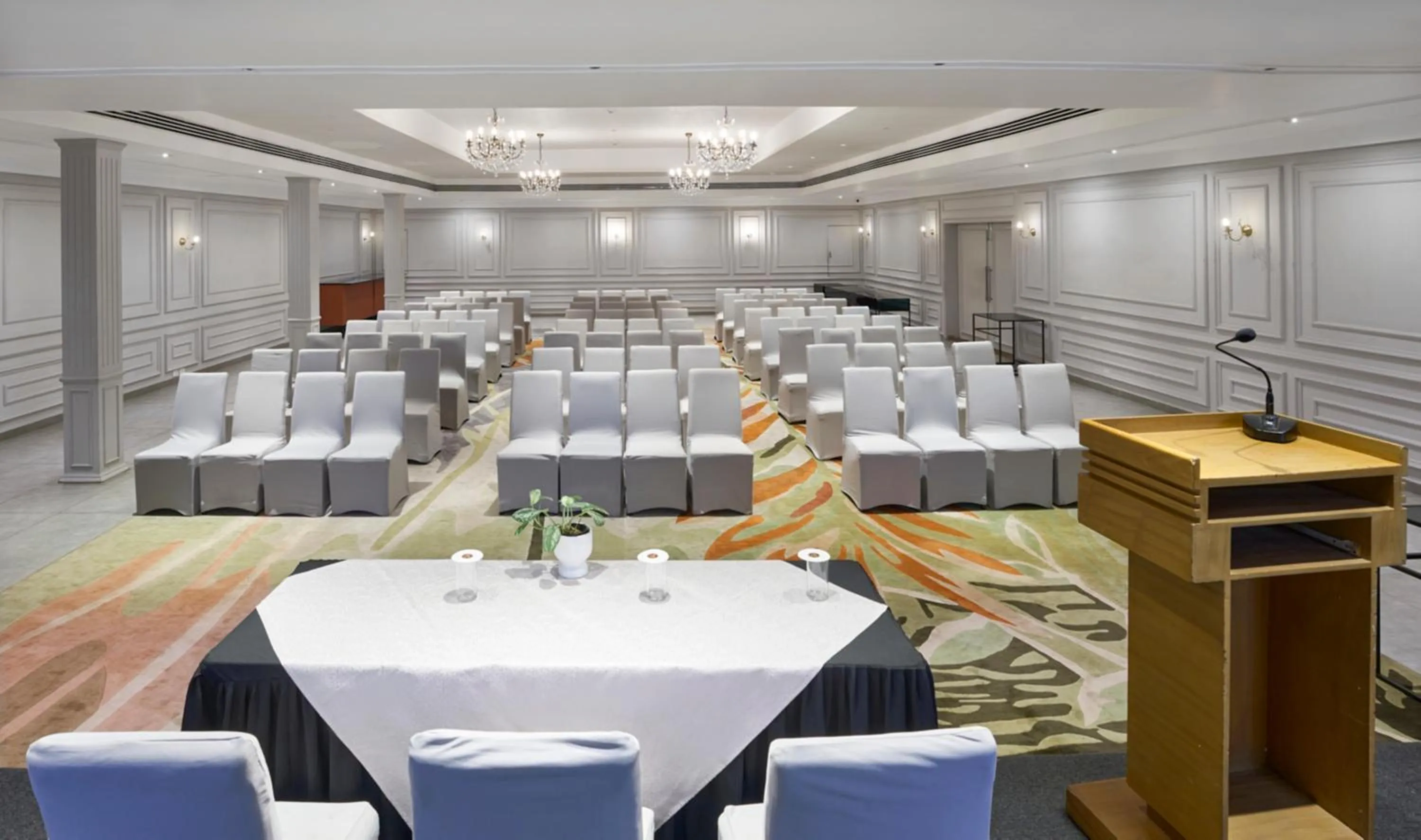 Meeting/conference room in The Avenue Regent