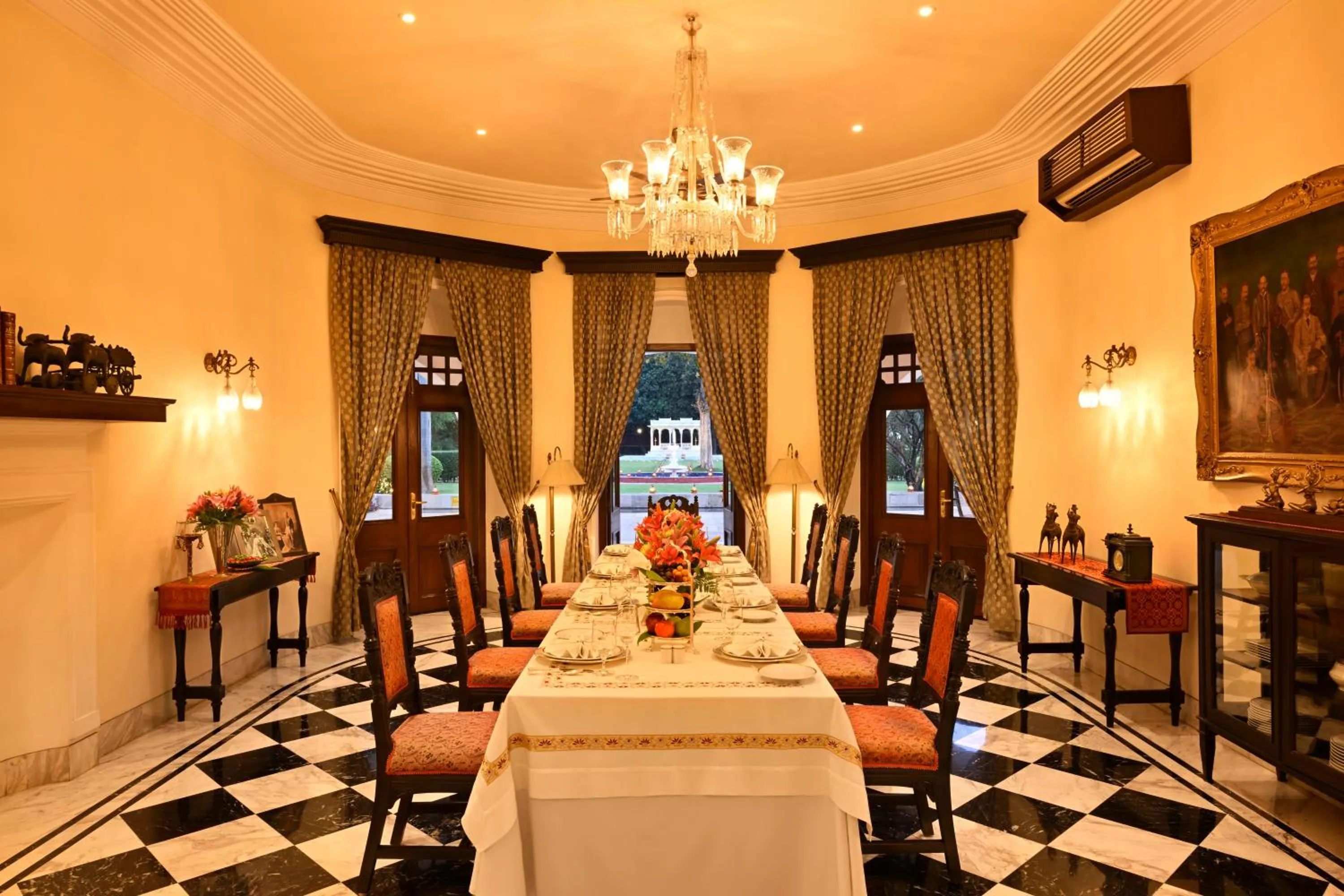 Dining area in Taj Nadesar Palace