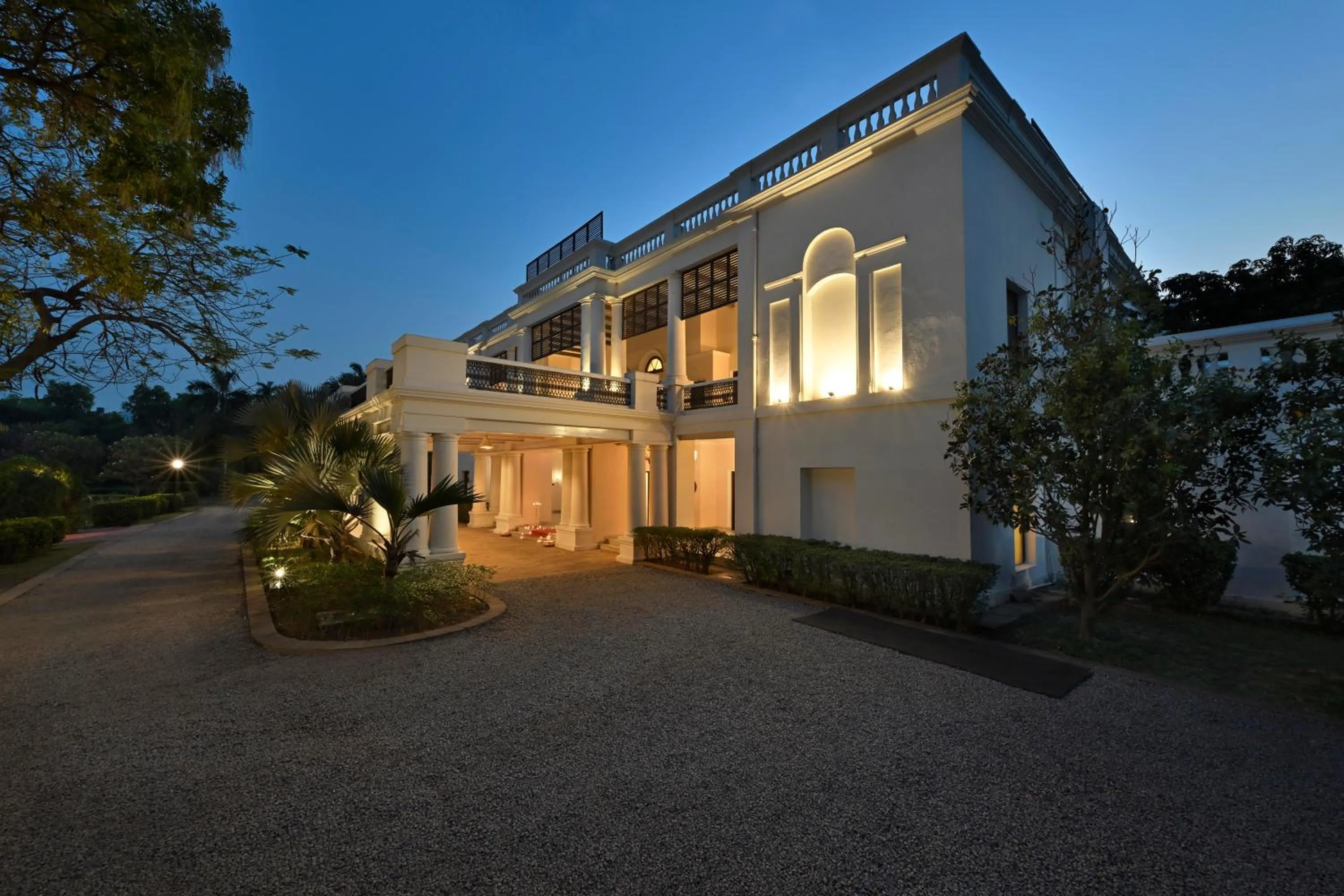 Facade/entrance in Taj Nadesar Palace