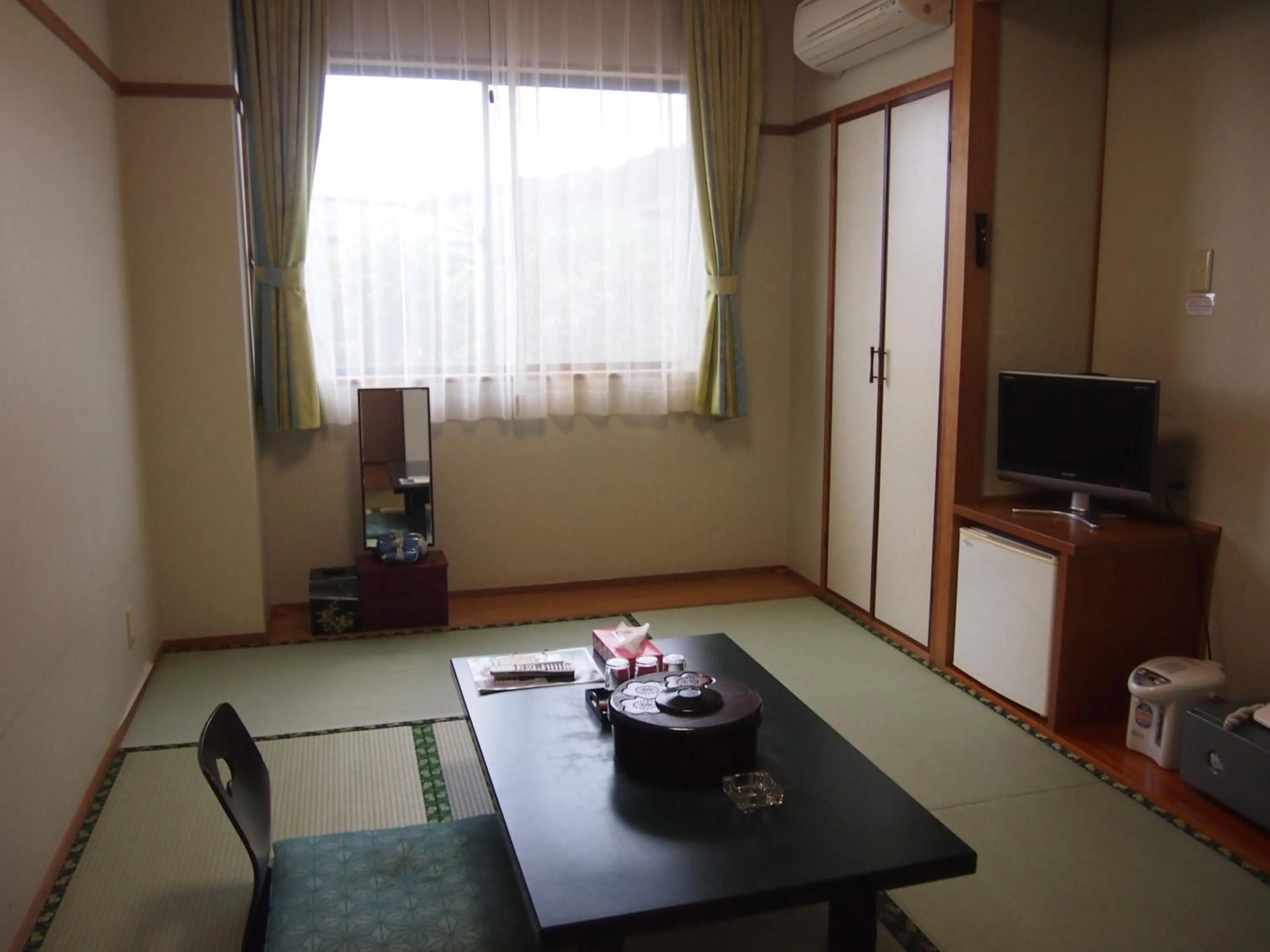 Photo of the whole room in Tashiro Annex