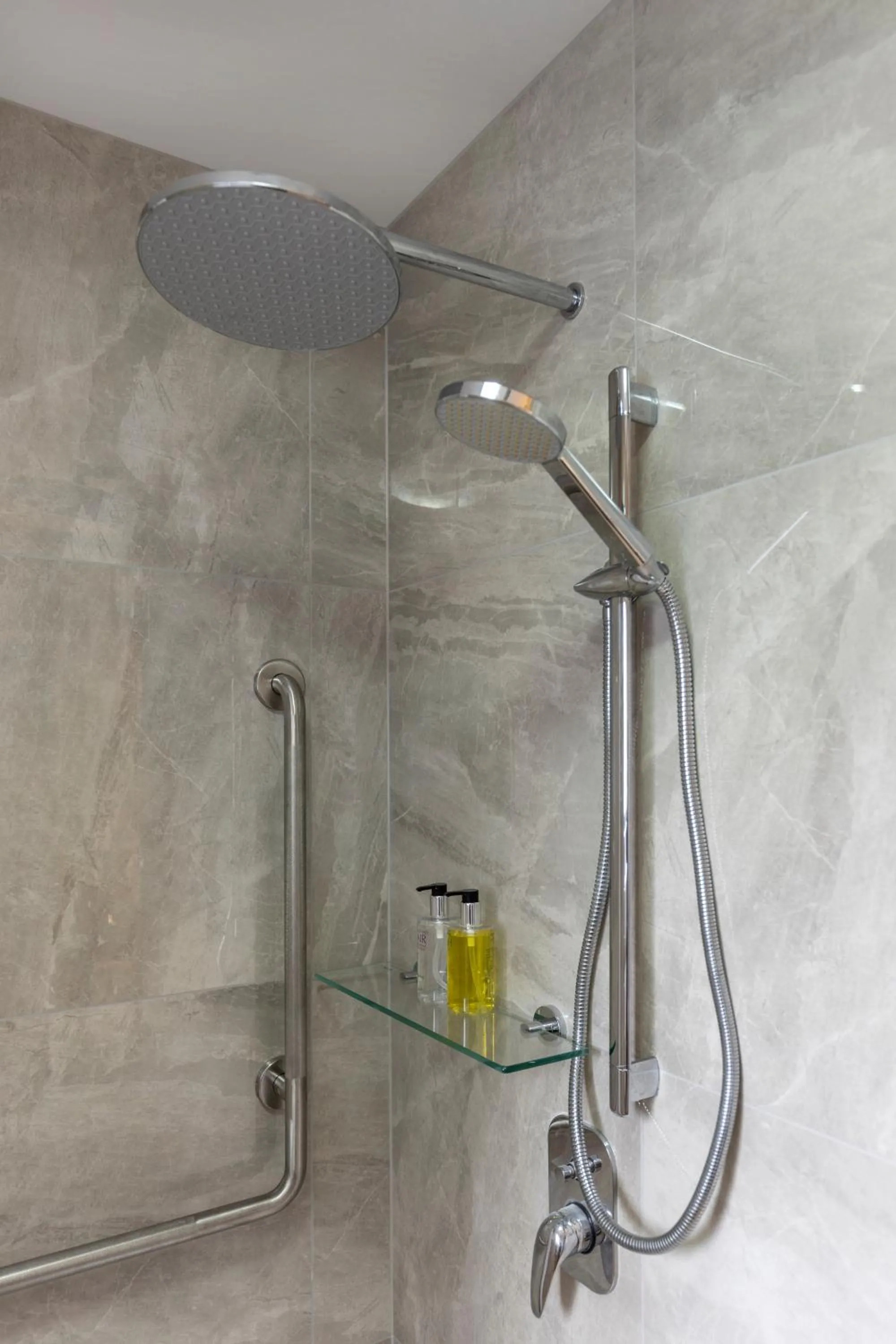 Bathroom in Two Tree Lodge