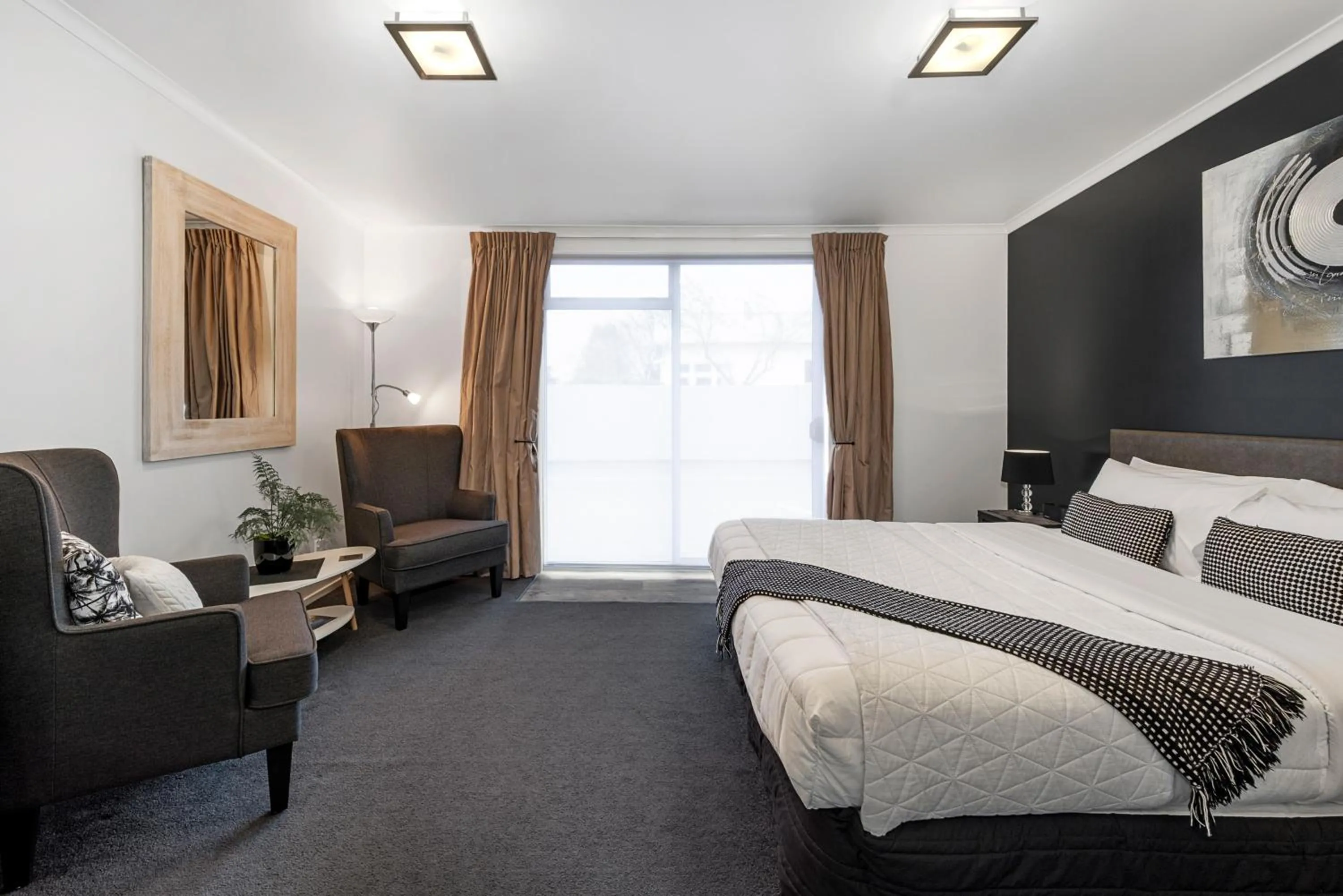 Bedroom, Bed in Two Tree Lodge