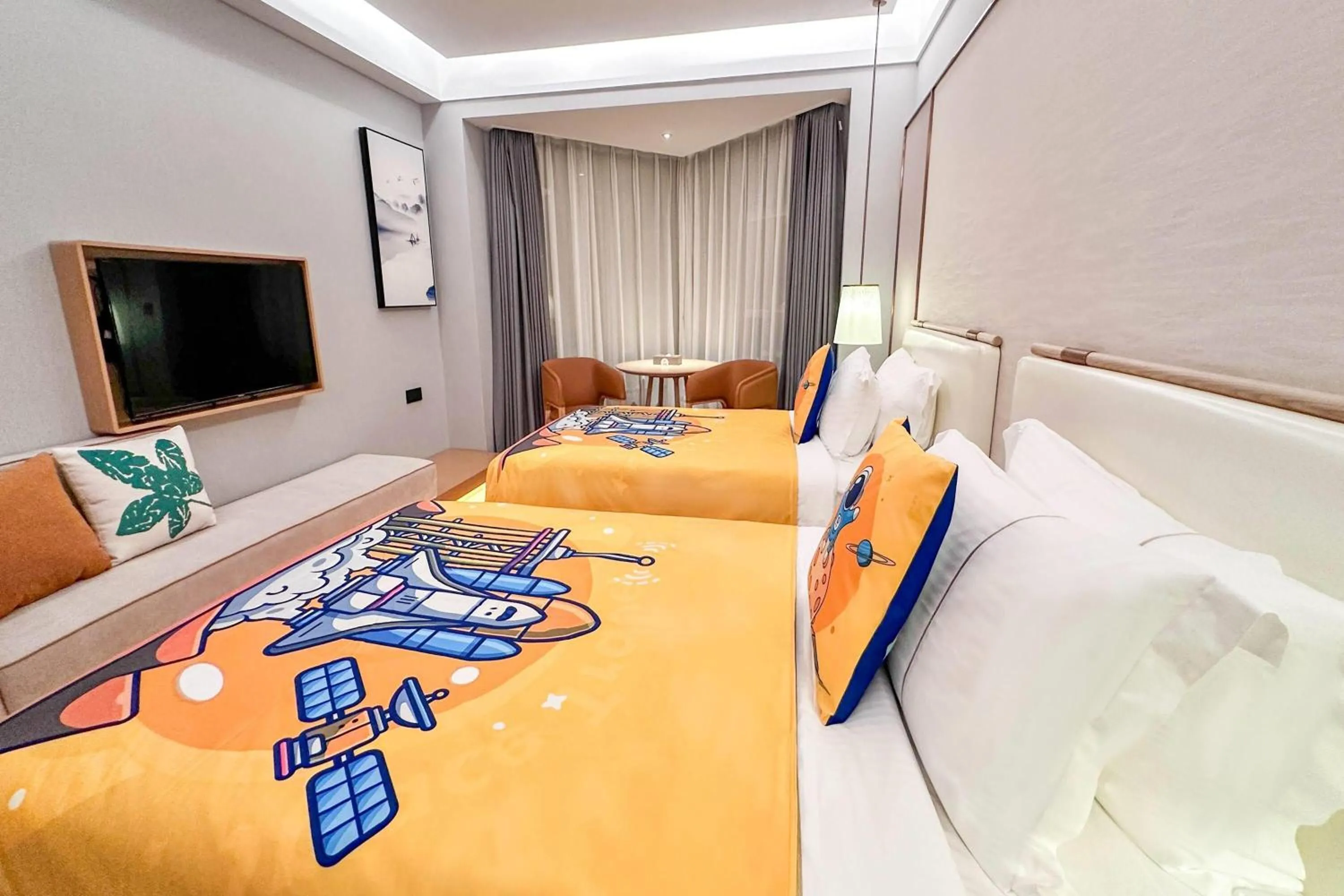 Photo of the whole room, Bed in Wyndham Garden Haikou Meilan