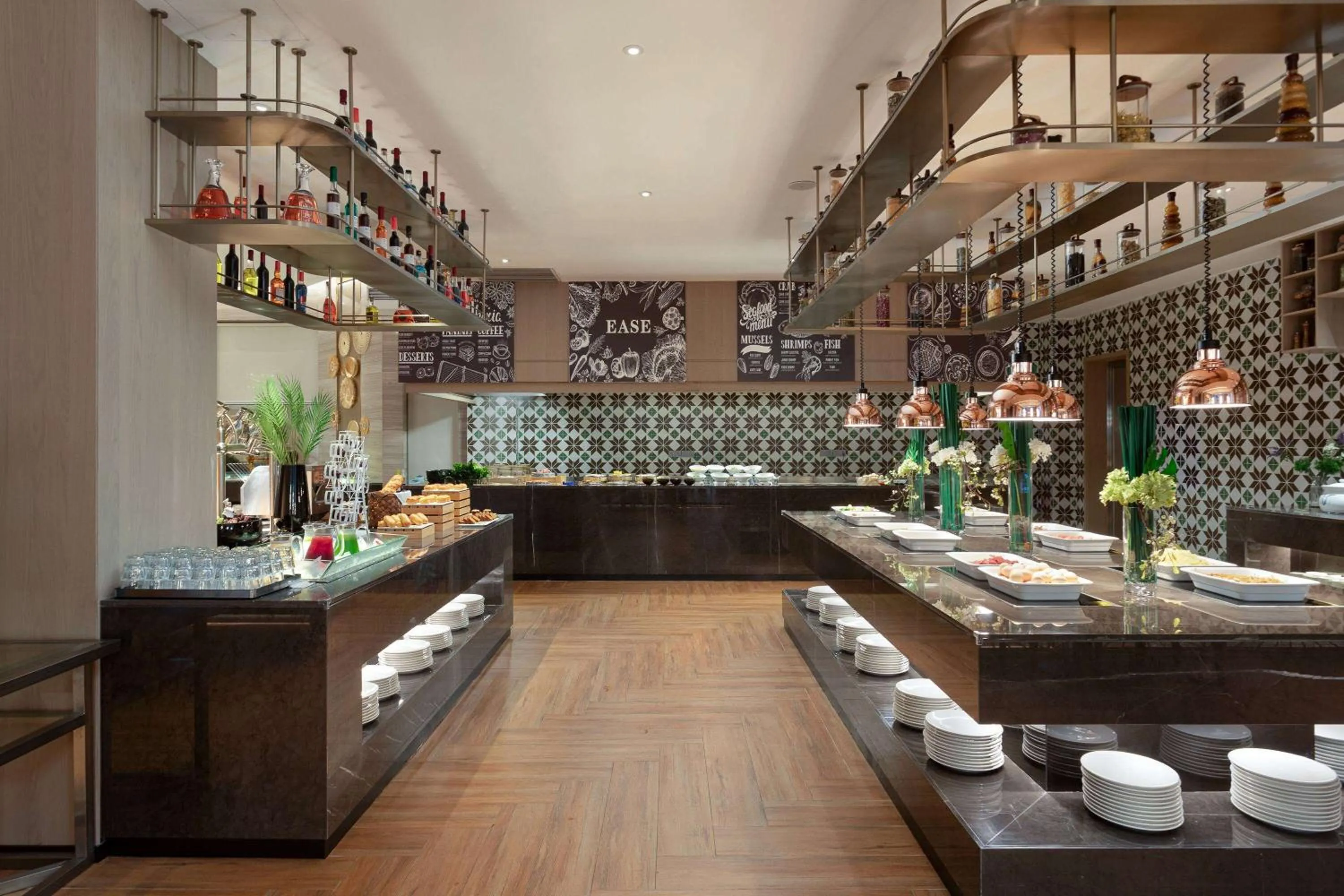 Restaurant/places to eat in Wyndham Garden Haikou Meilan