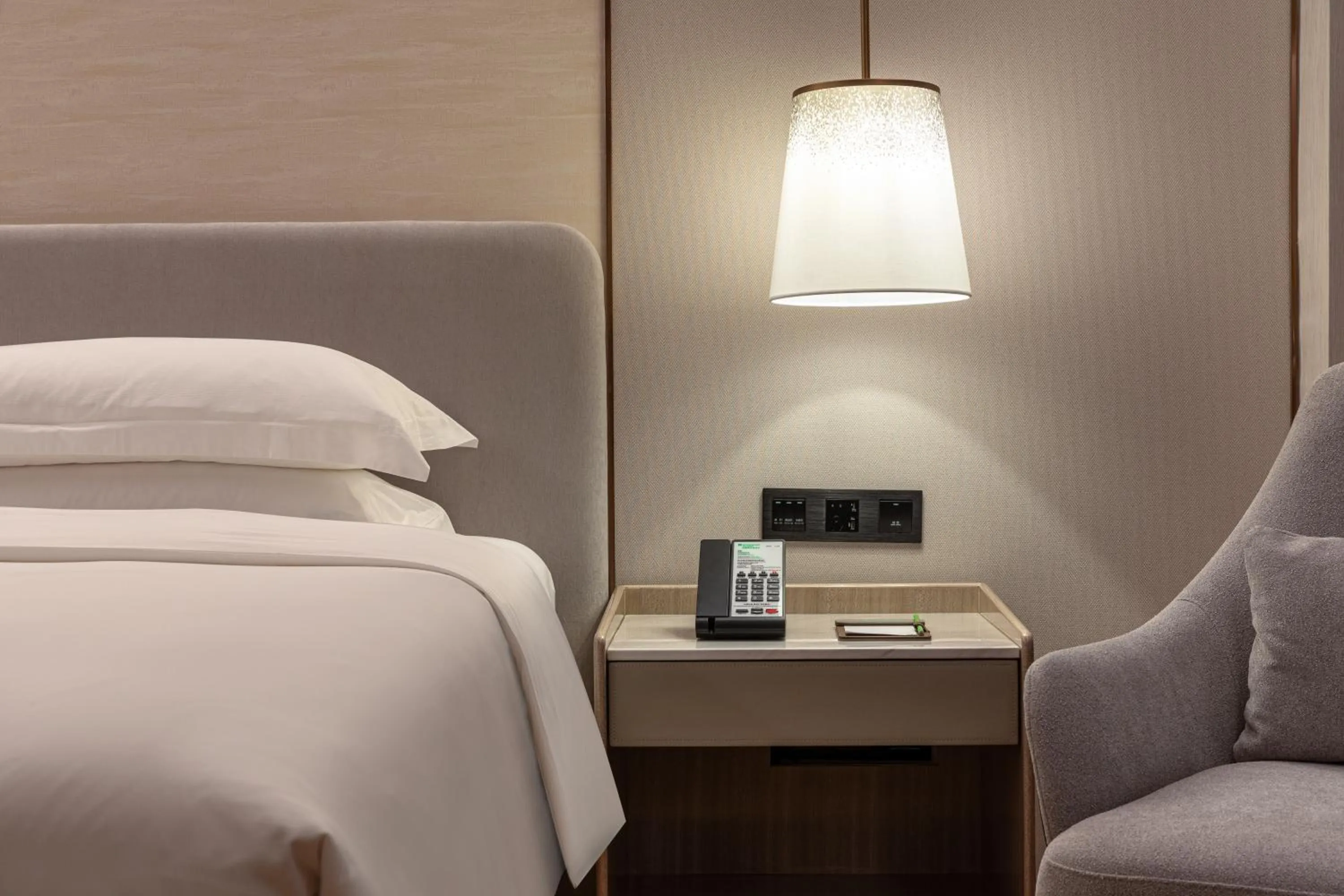 Bedroom, Bed in Wyndham Garden Haikou Meilan