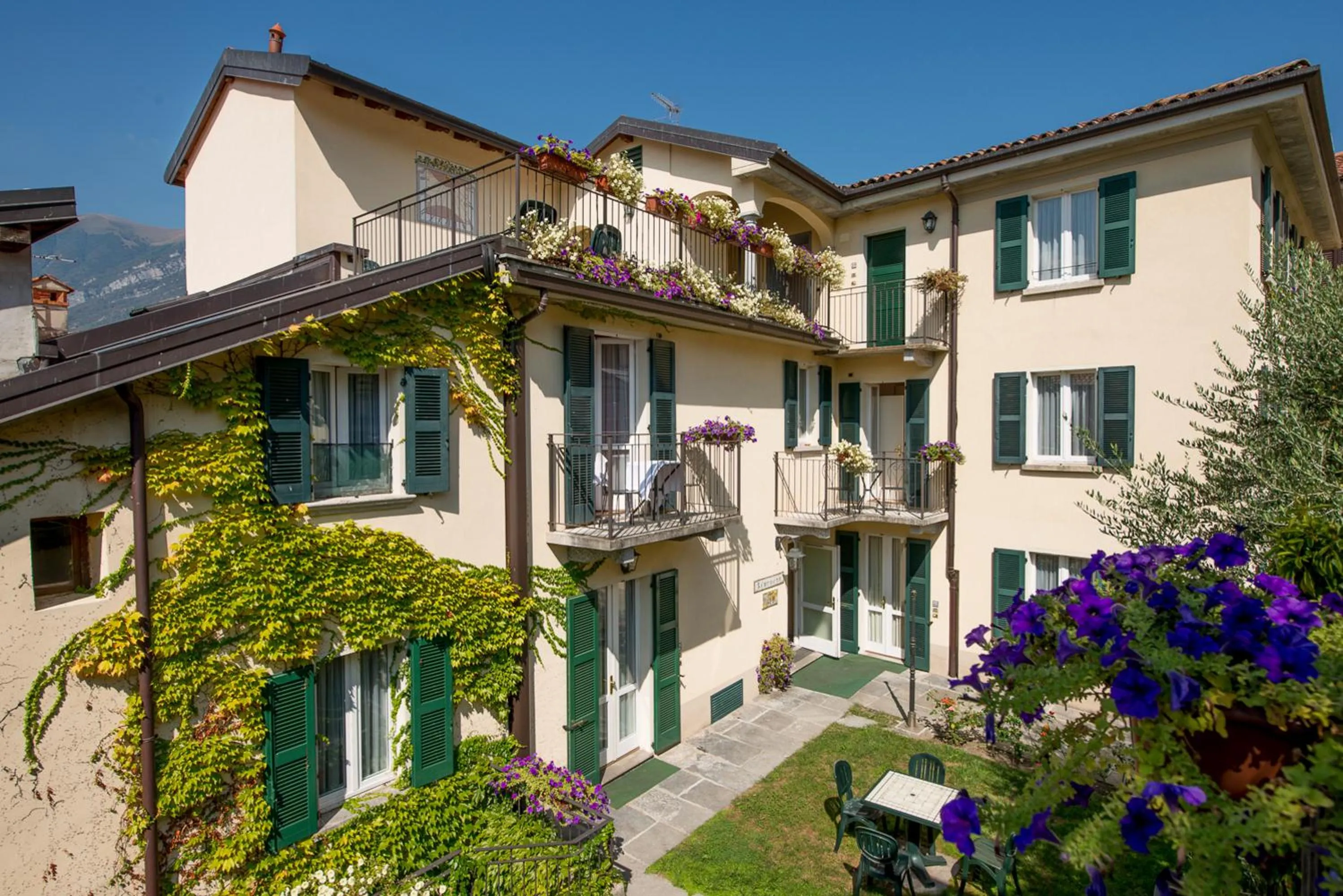 Property building in Residence la Limonera