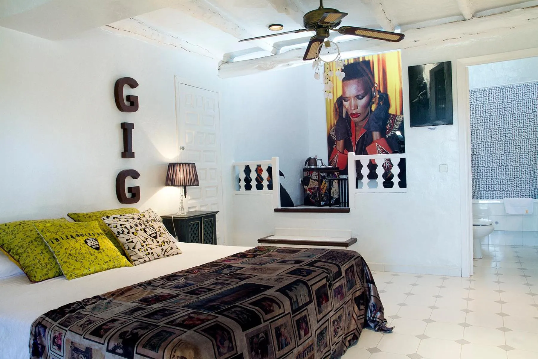 TV and multimedia in Pikes Ibiza