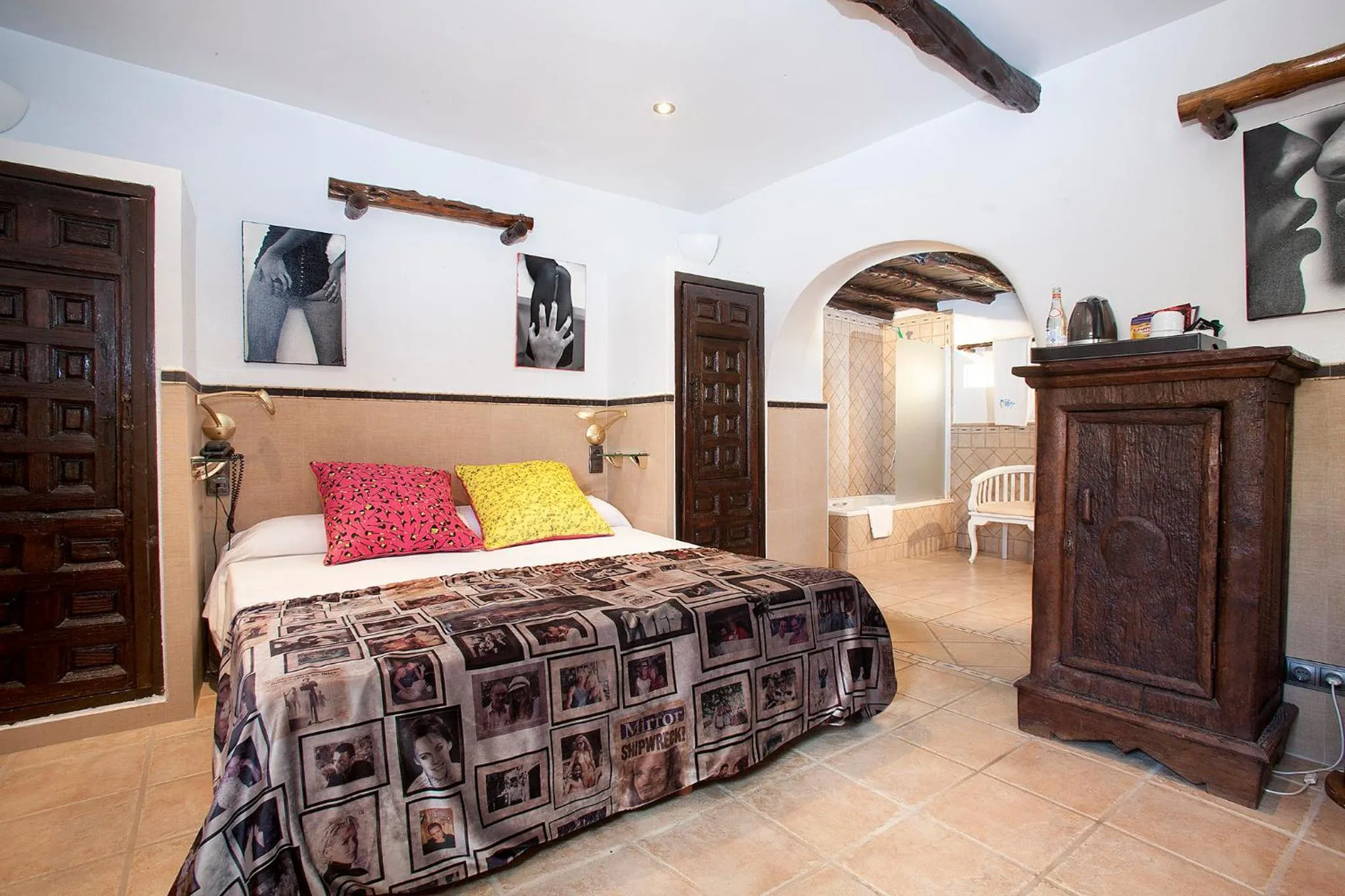 Shower in Pikes Ibiza