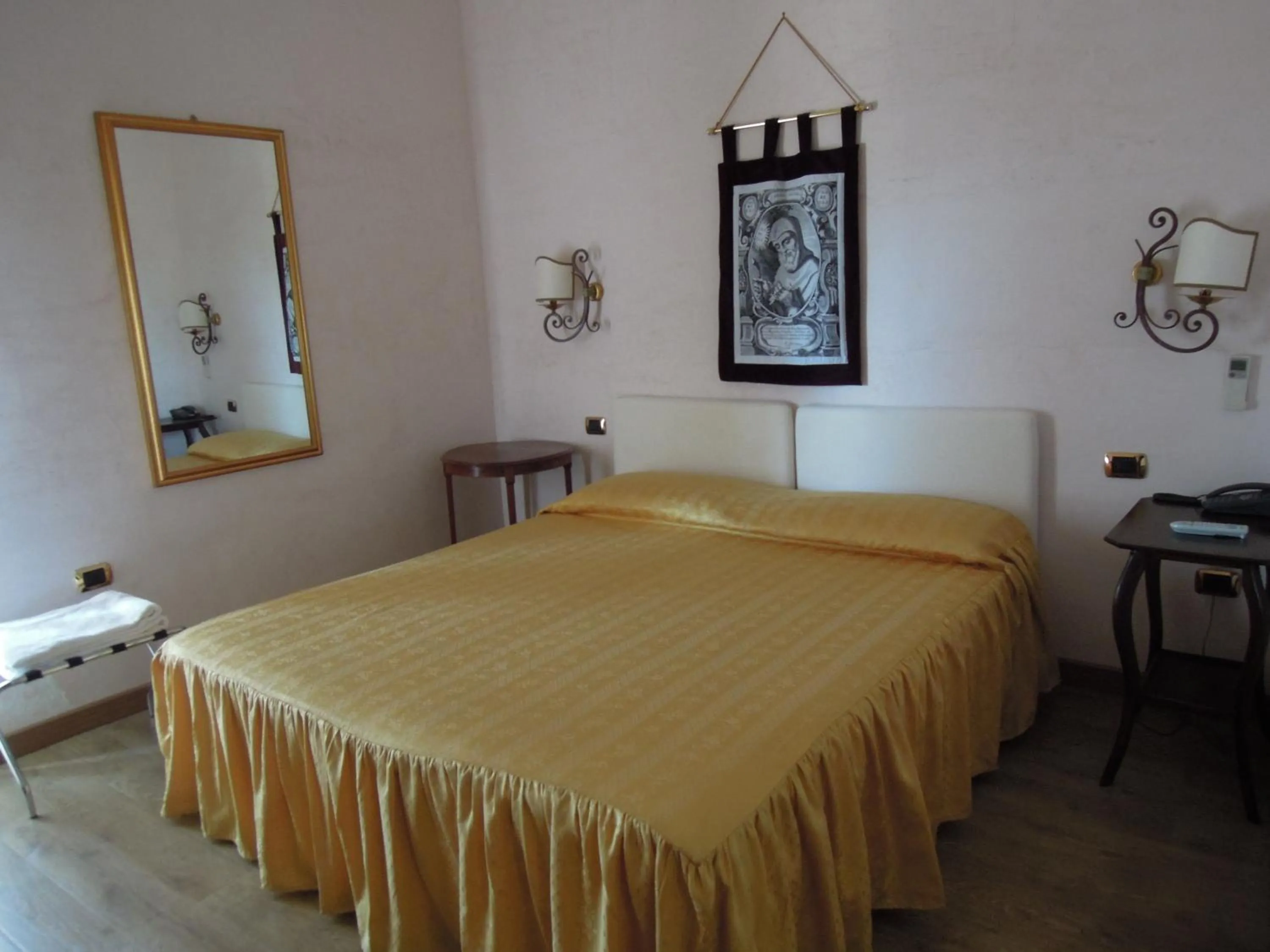 Photo of the whole room, Bed in Sant'Agostino Guest Rooms