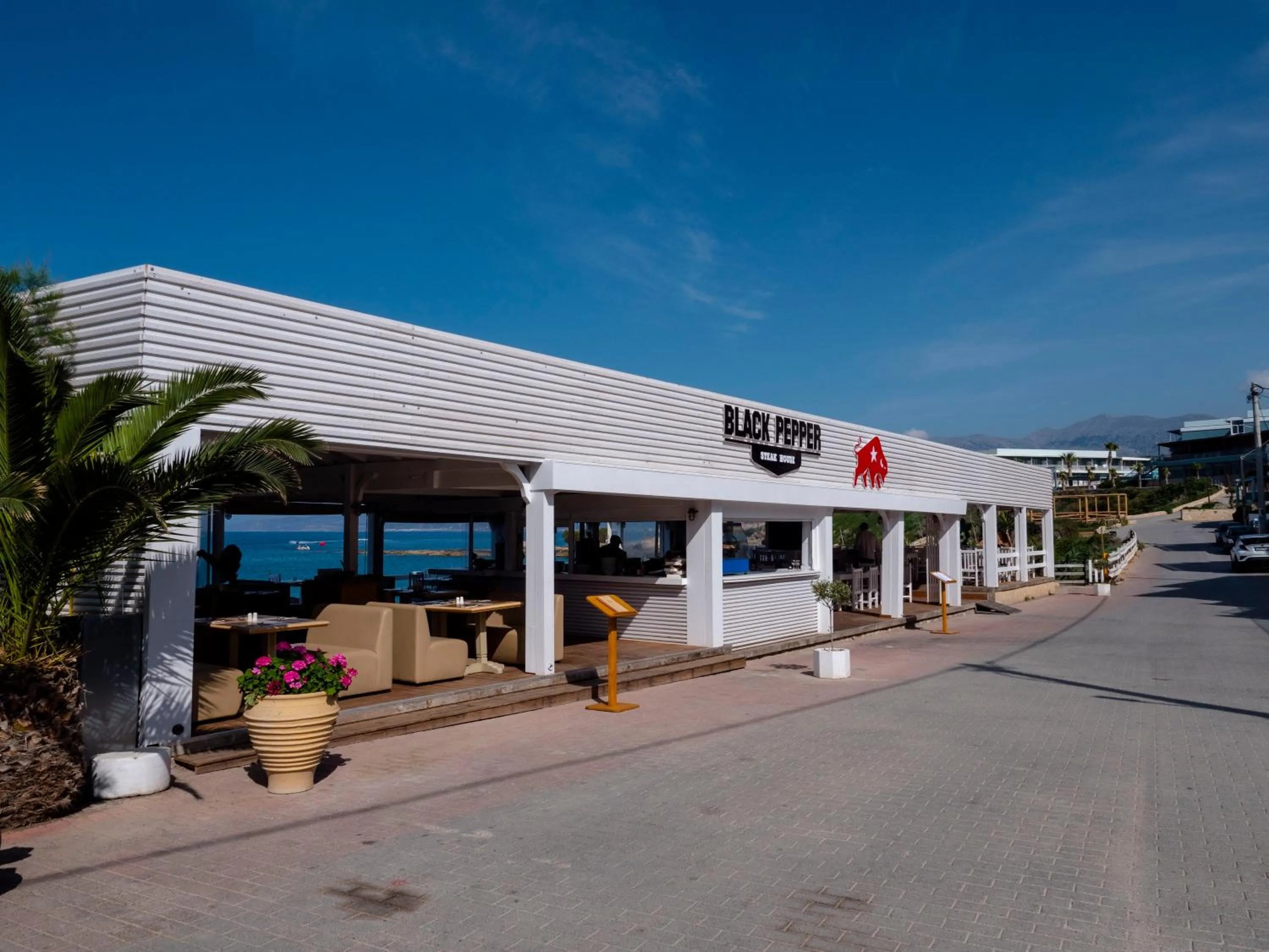 Elmi Beach Hotel & Suites