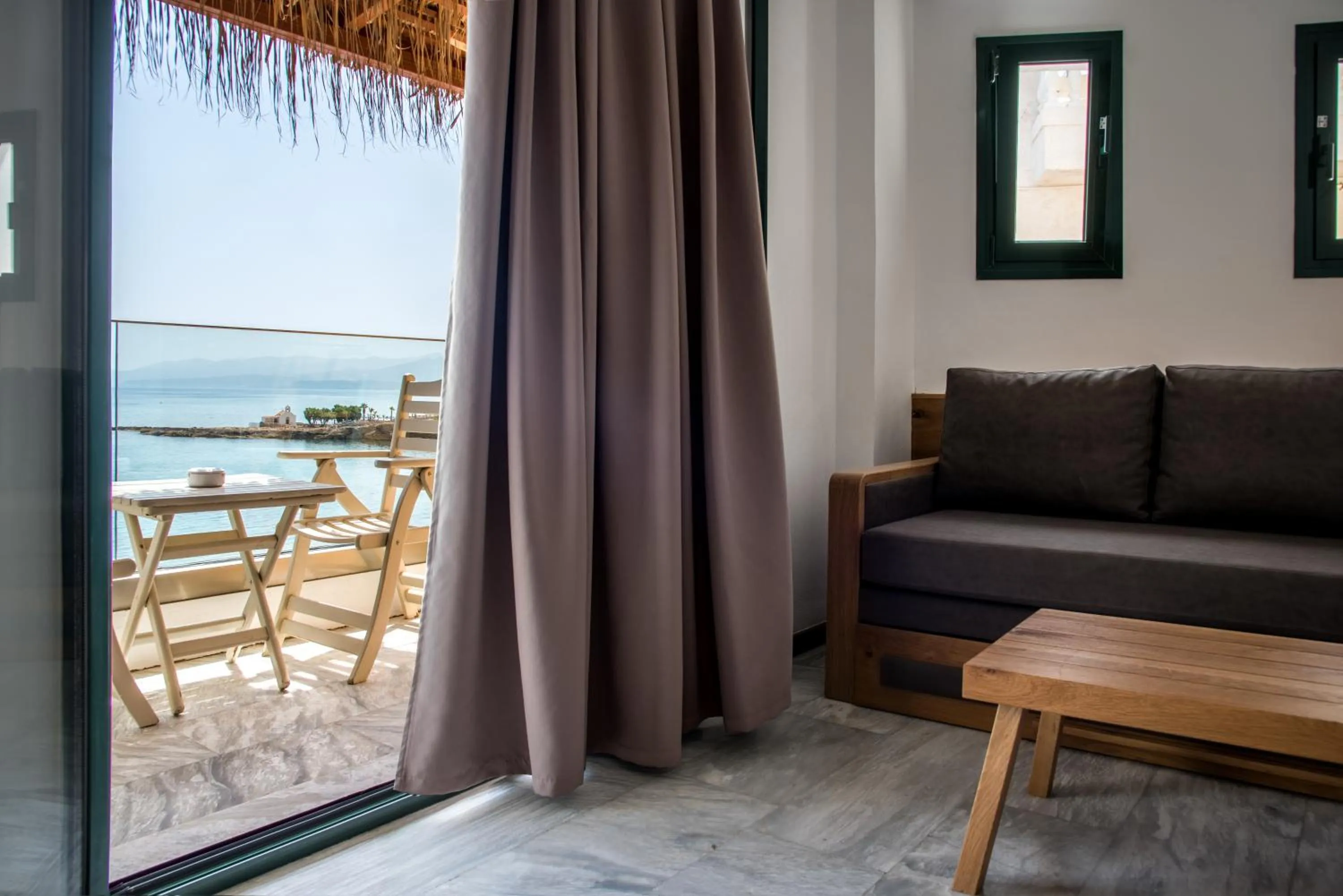 Elmi Beach Hotel & Suites