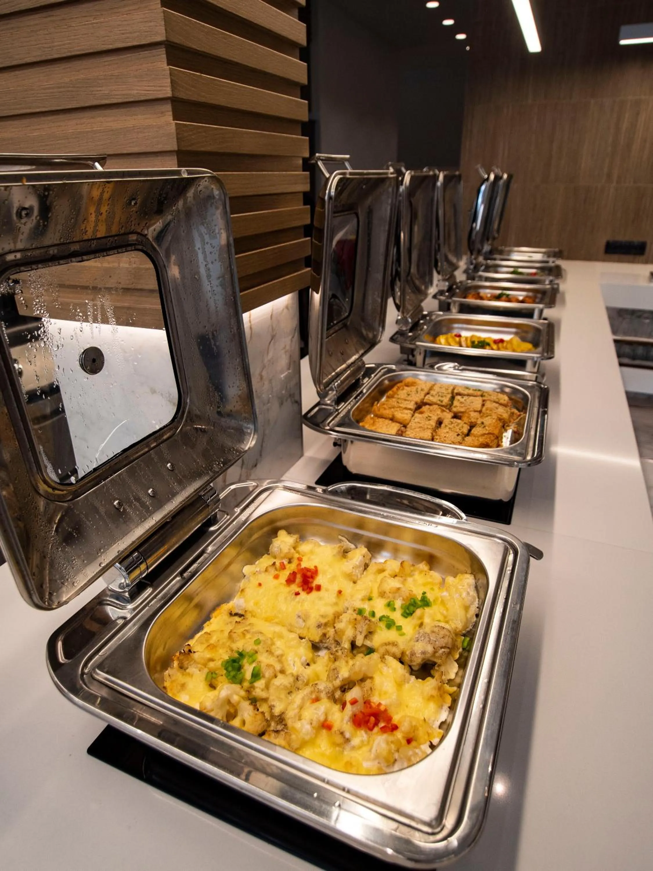 Food in Elmi Beach Hotel & Suites