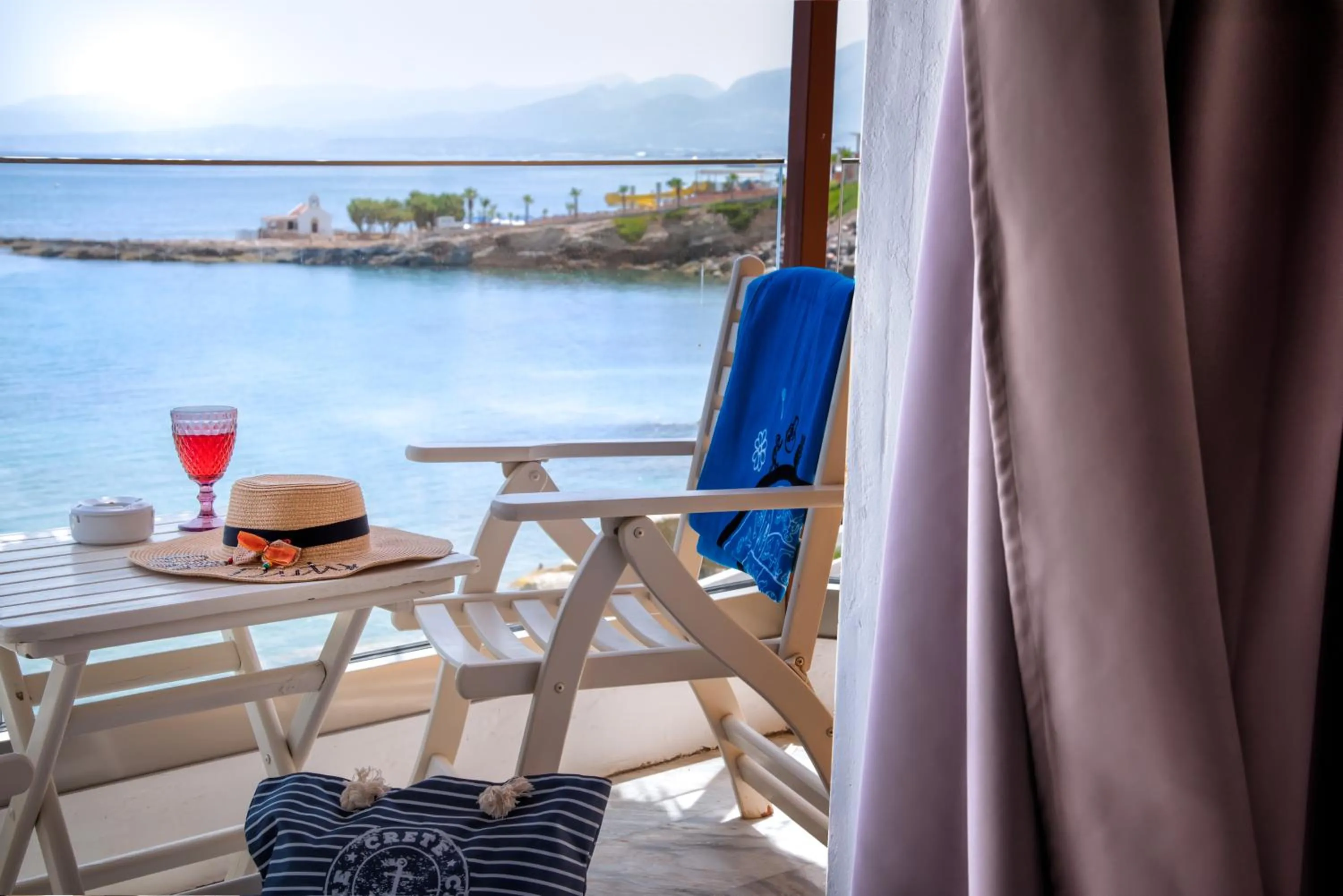 Elmi Beach Hotel & Suites