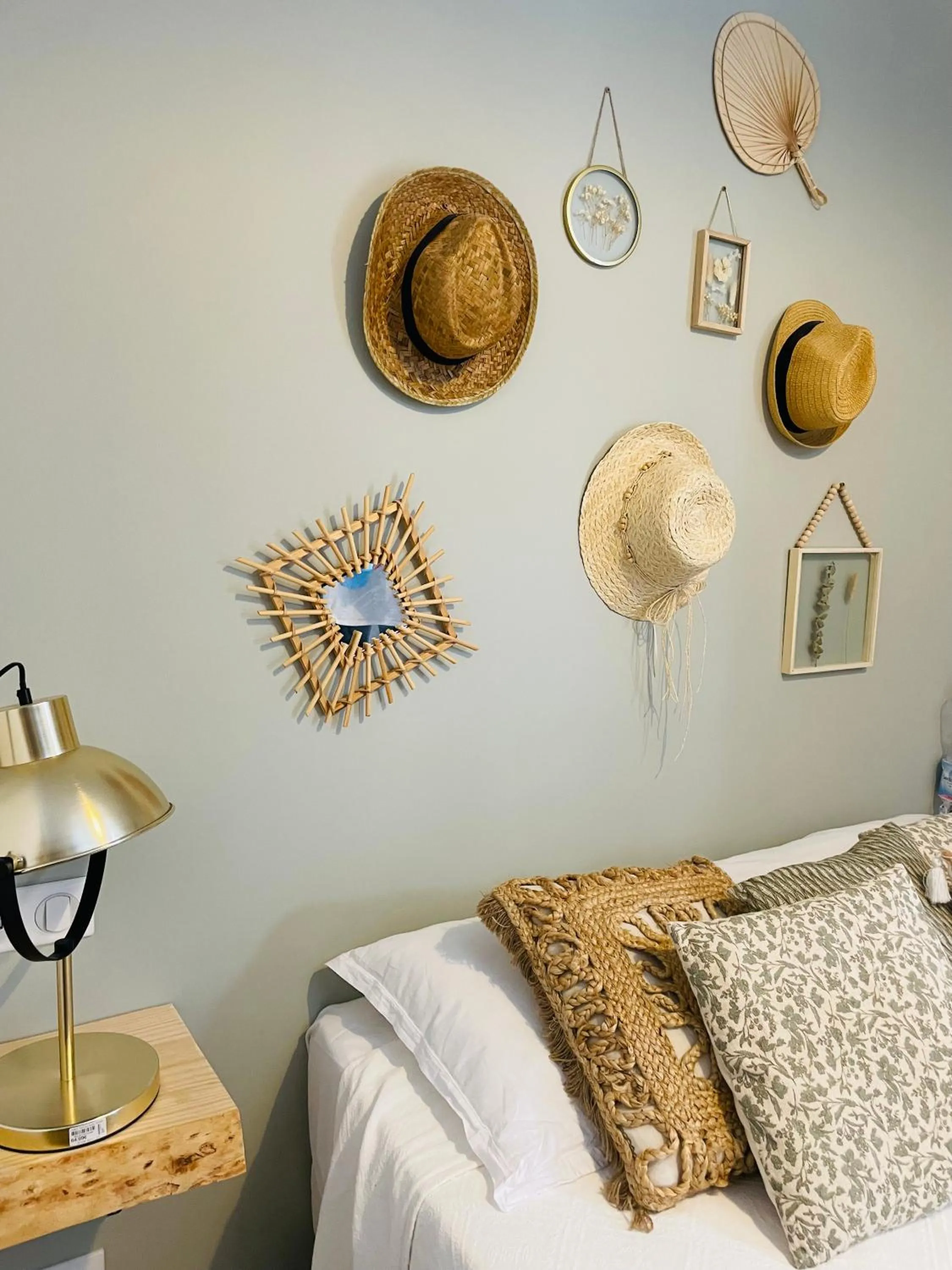 Bed in Hôtel Restaurant La Caravelle