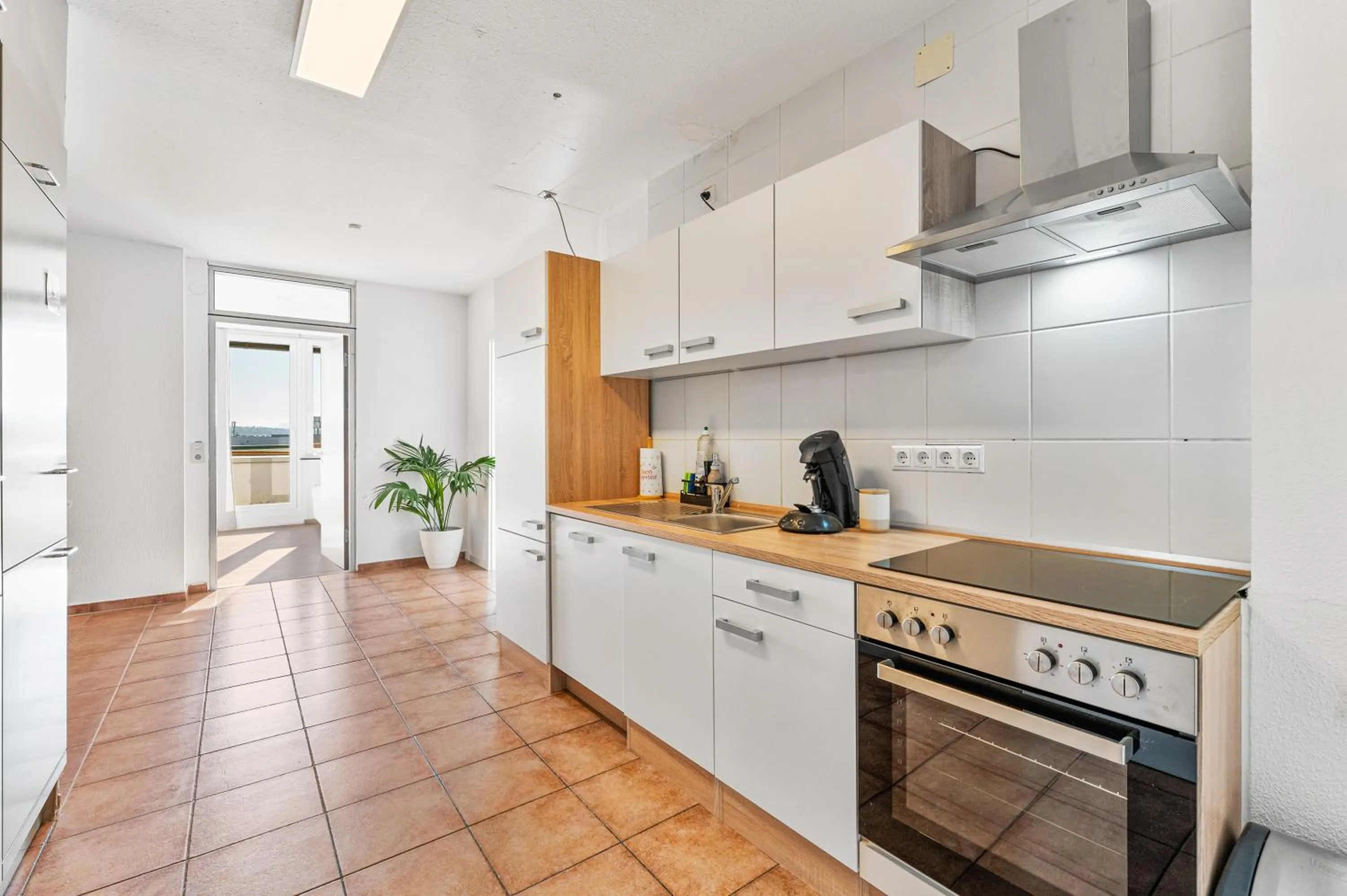 Summer in Atelier Guesthouse