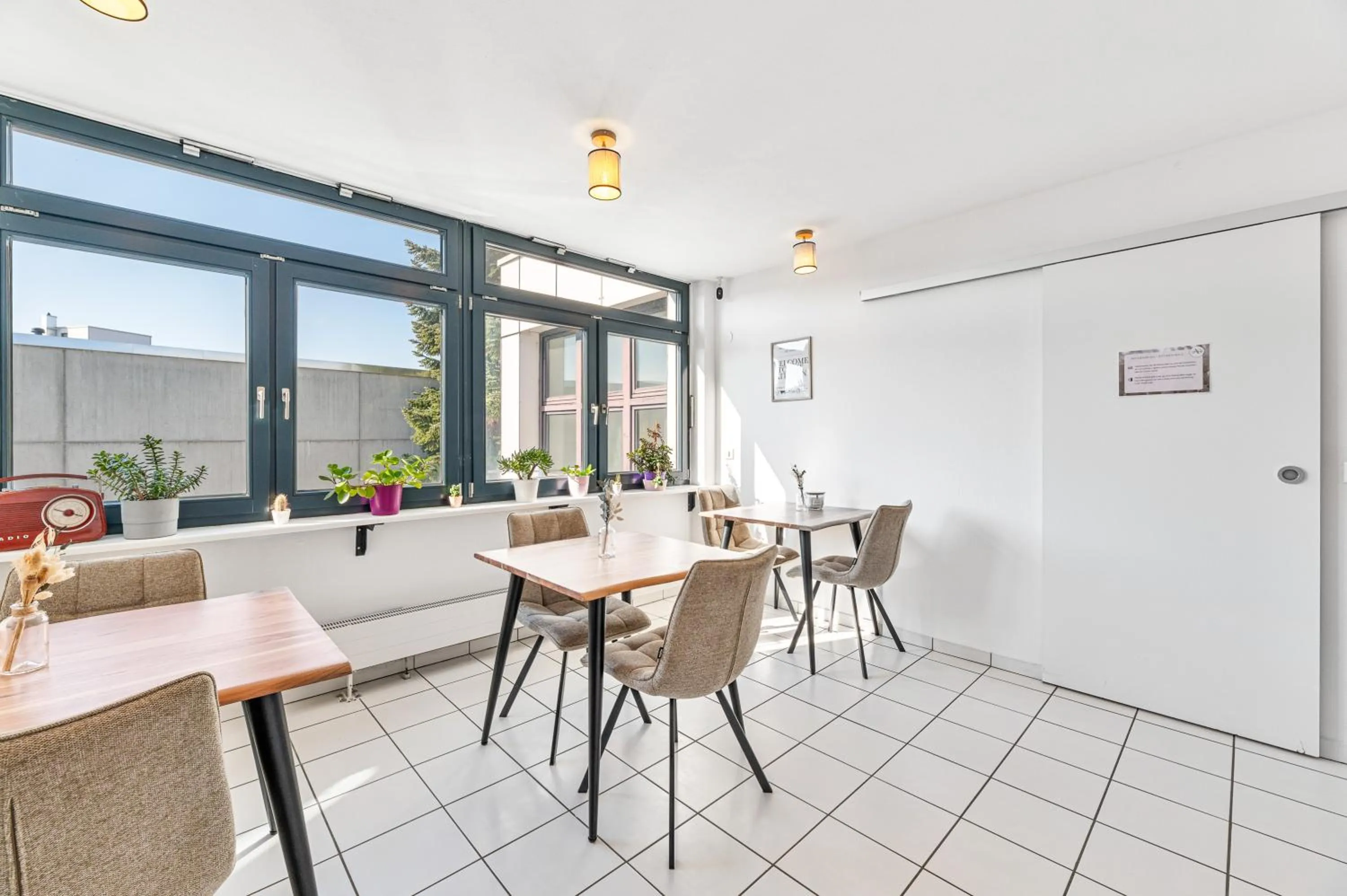 Communal lounge/ TV room in Atelier Guesthouse