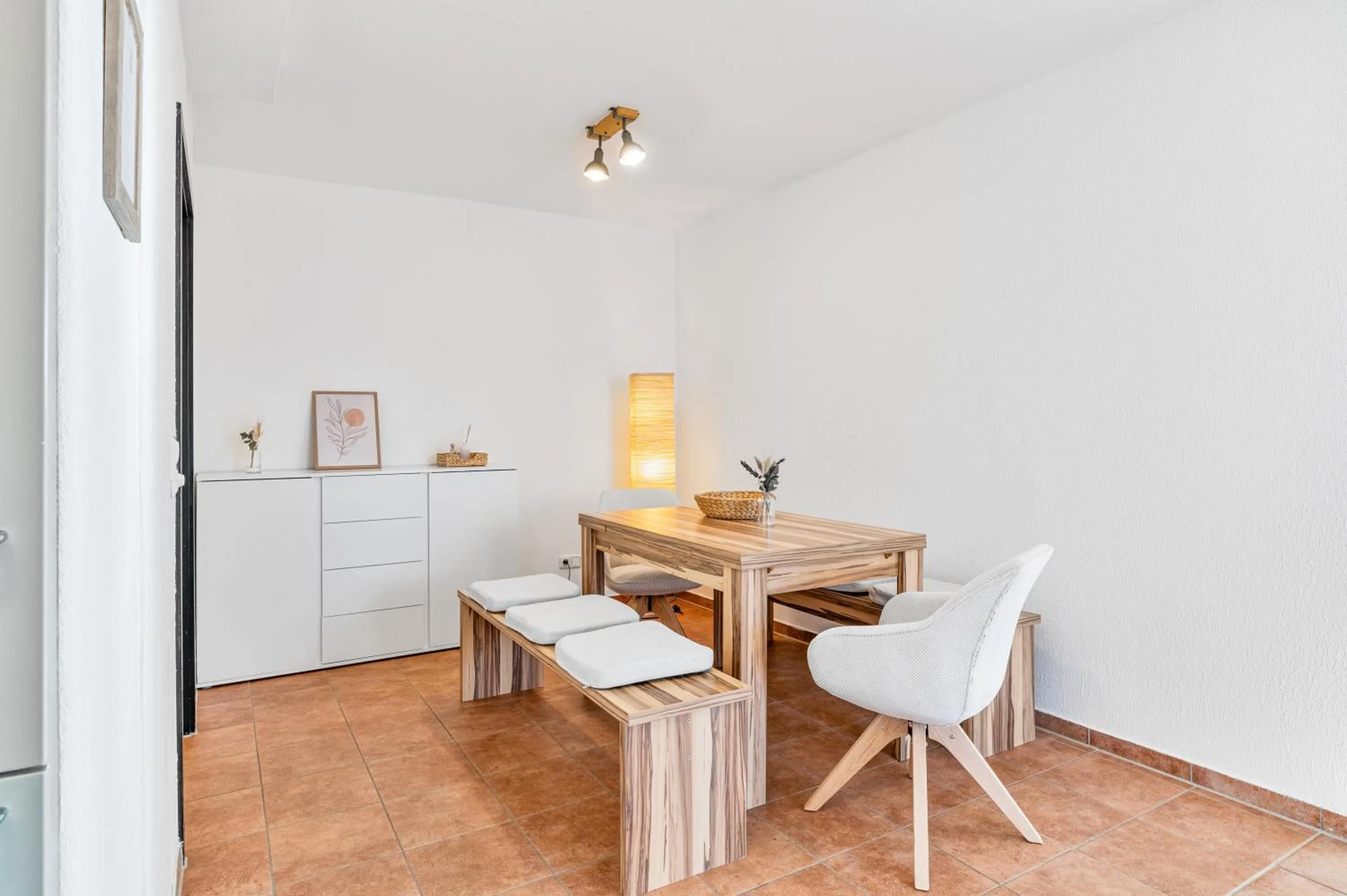 Communal lounge/ TV room in Atelier Guesthouse