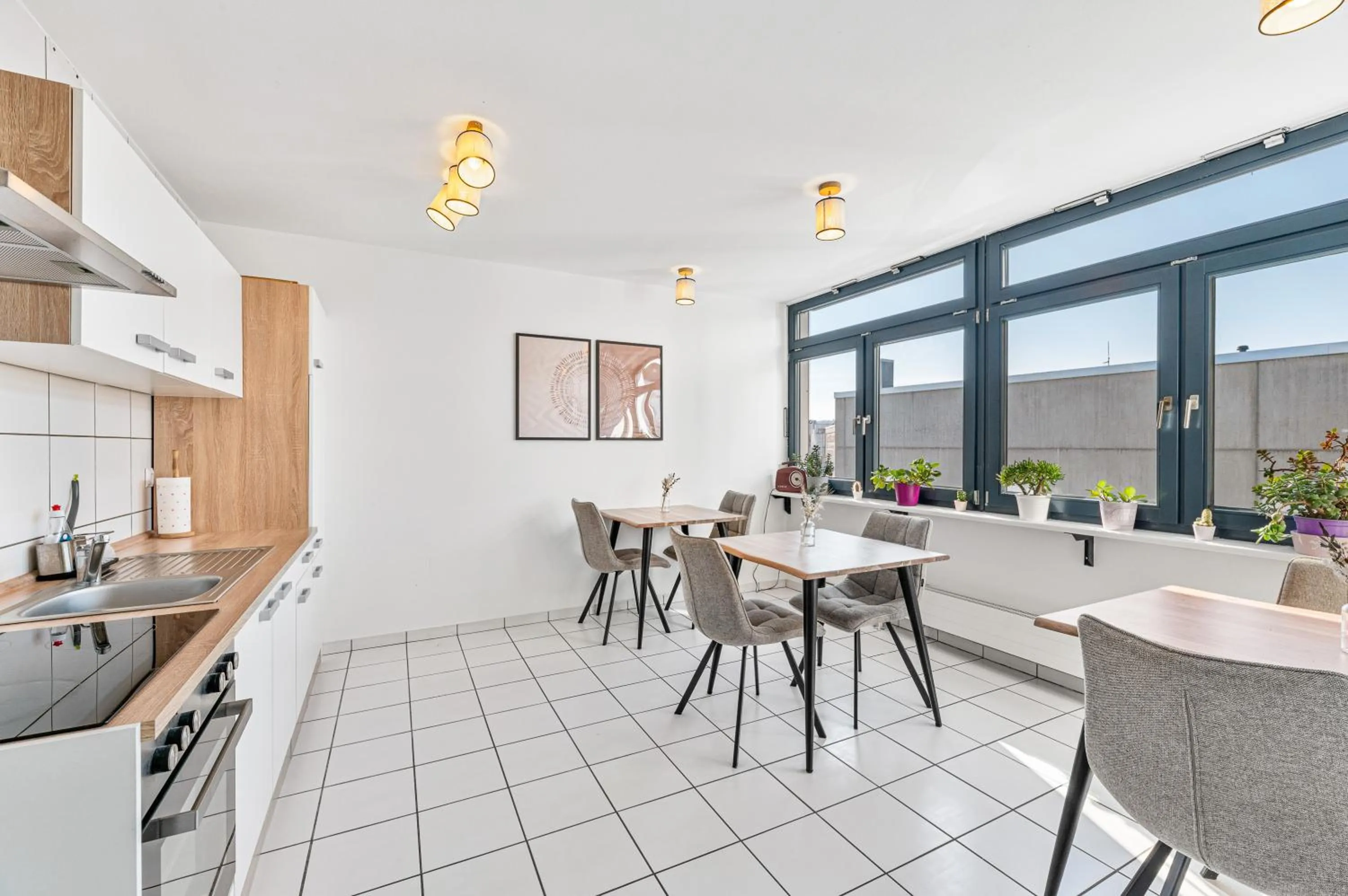 Communal lounge/ TV room in Atelier Guesthouse