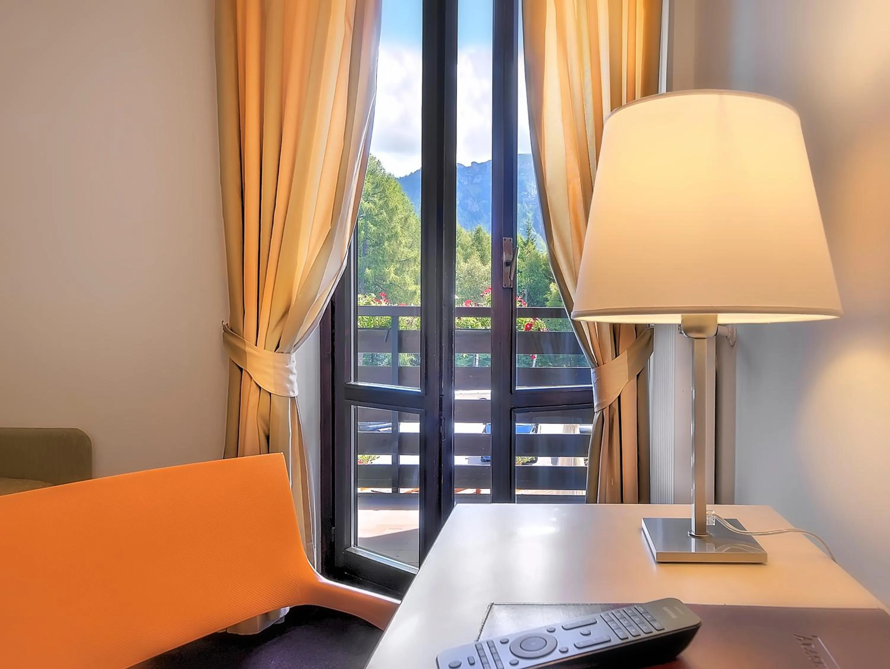 Mountain view in Hotel Alaska