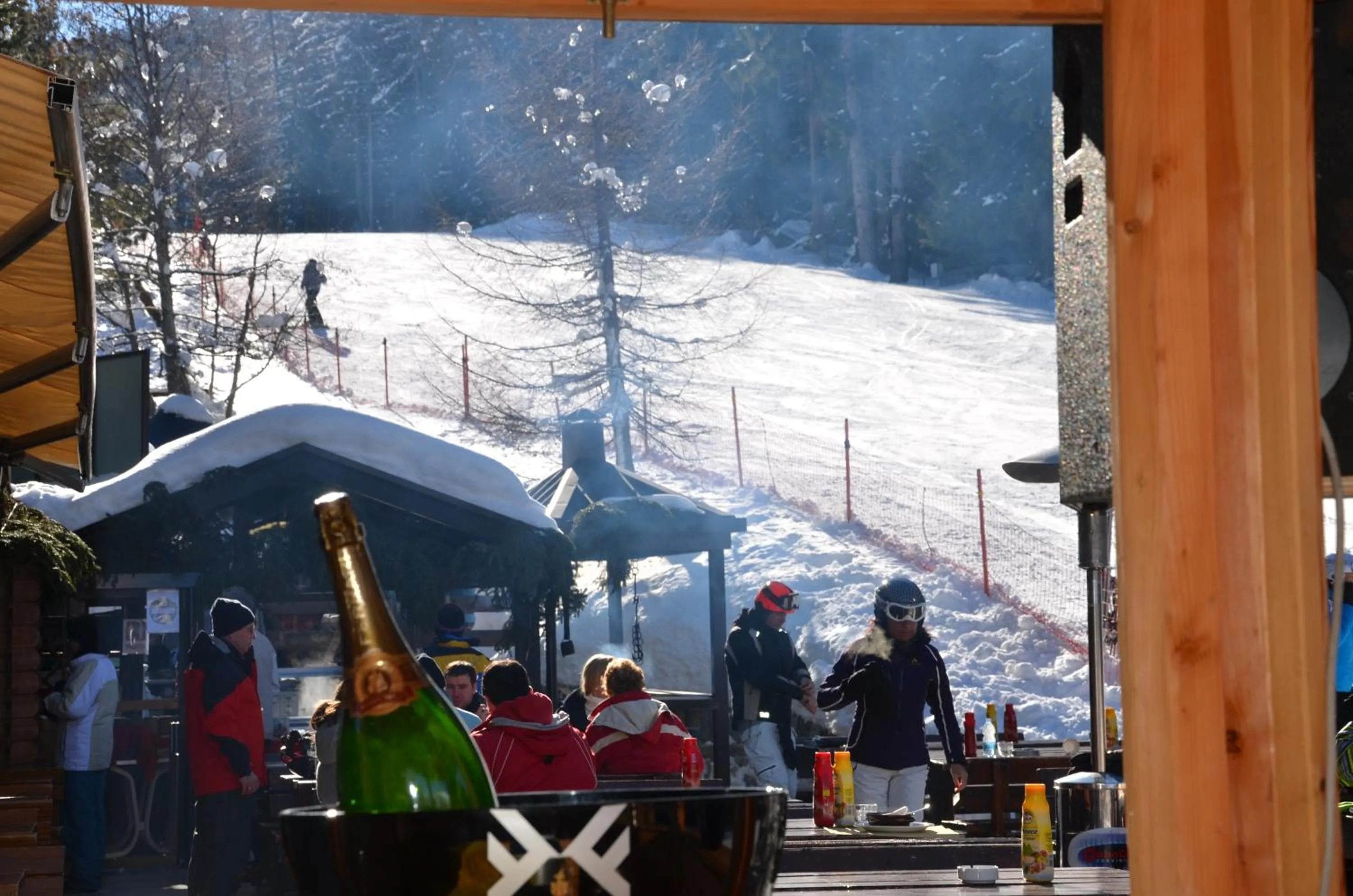 Facade/entrance in Hotel Alaska